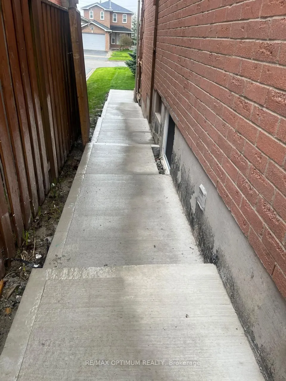 11 Murkar Crescent
