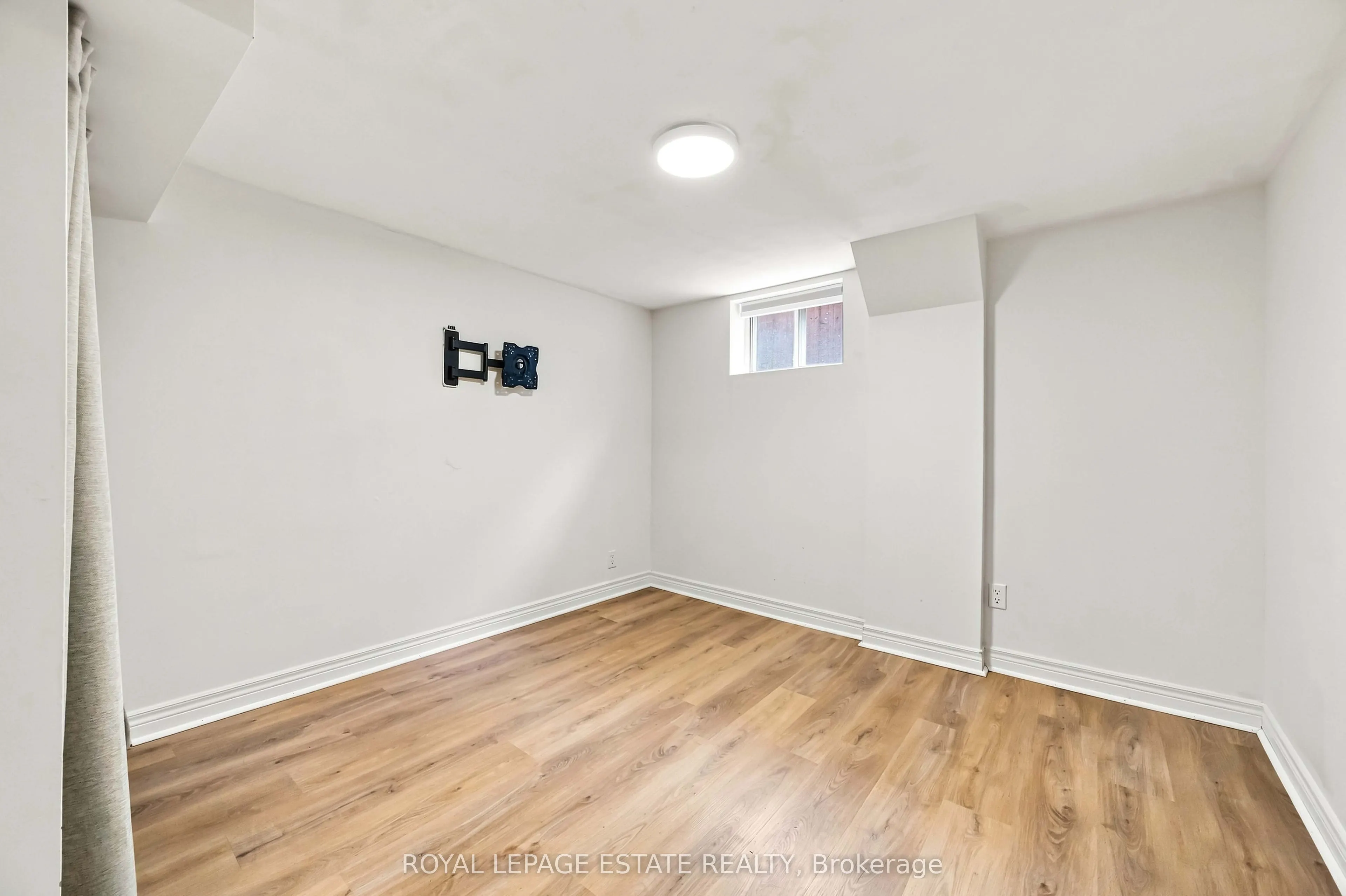 17 Arden Crescent #lower
