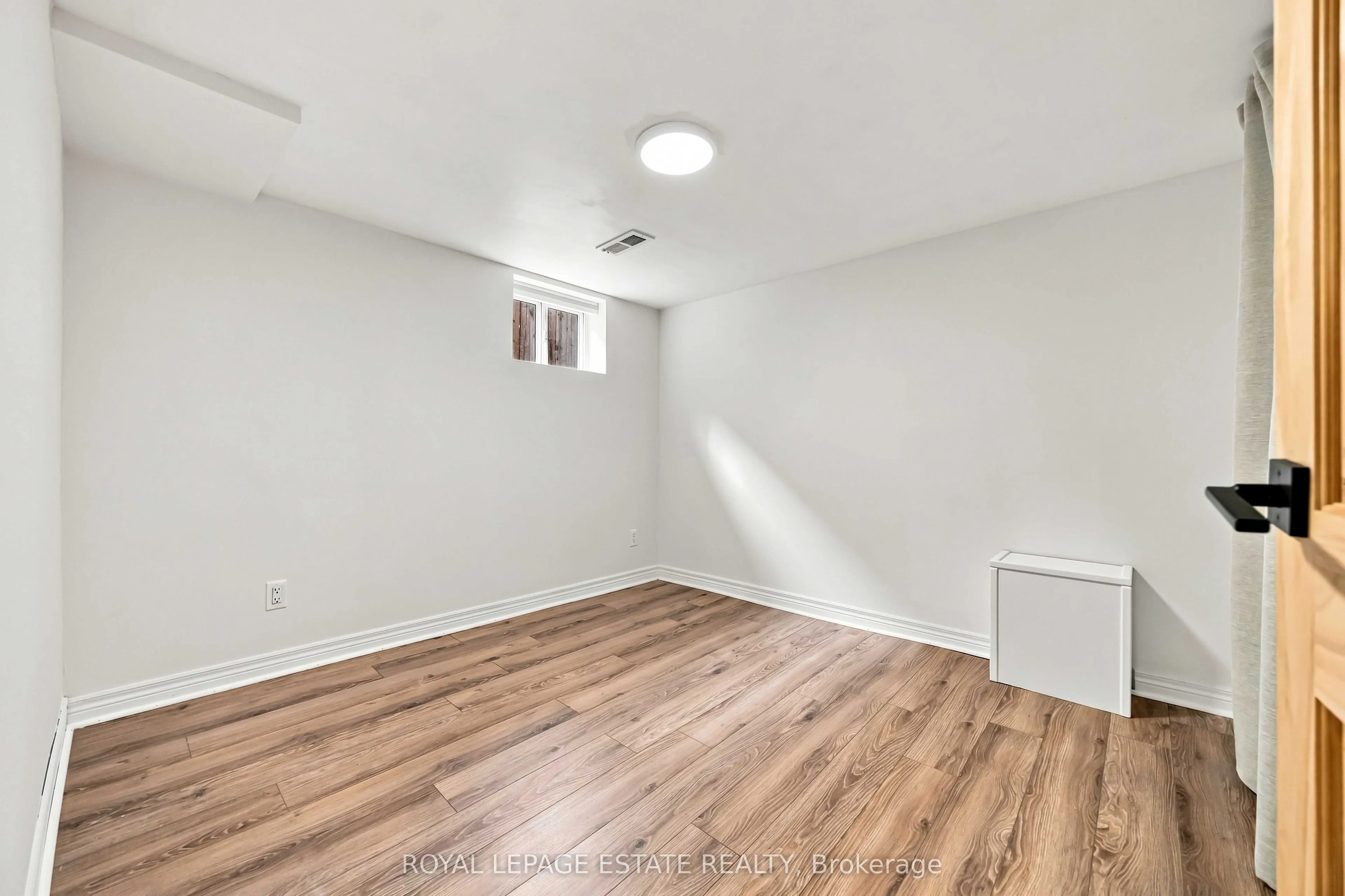 17 Arden Crescent #lower