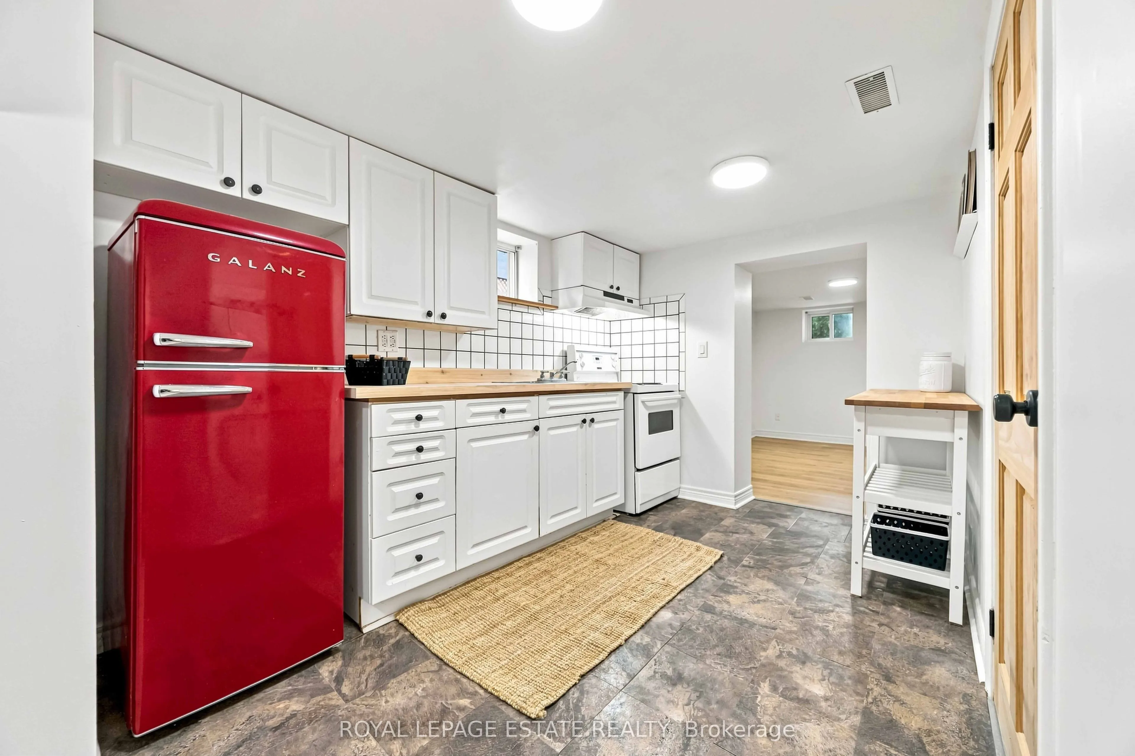17 Arden Crescent #lower