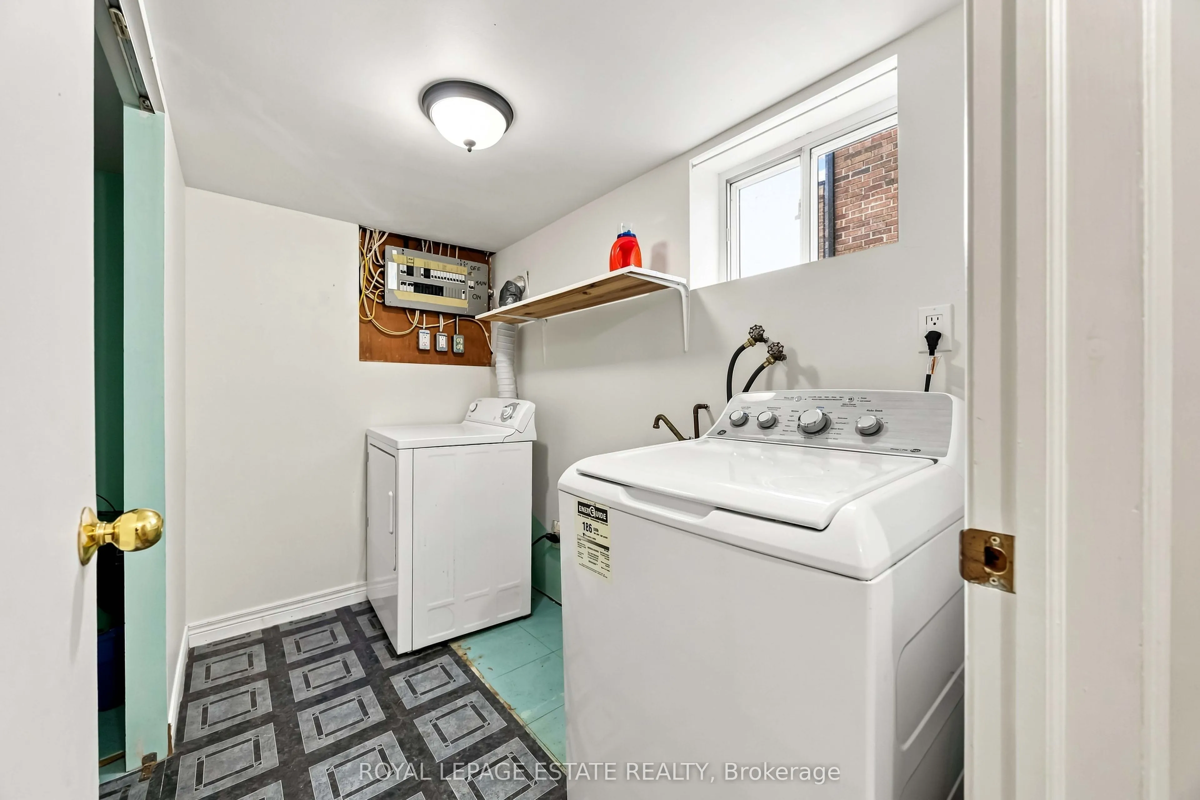 17 Arden Crescent #lower