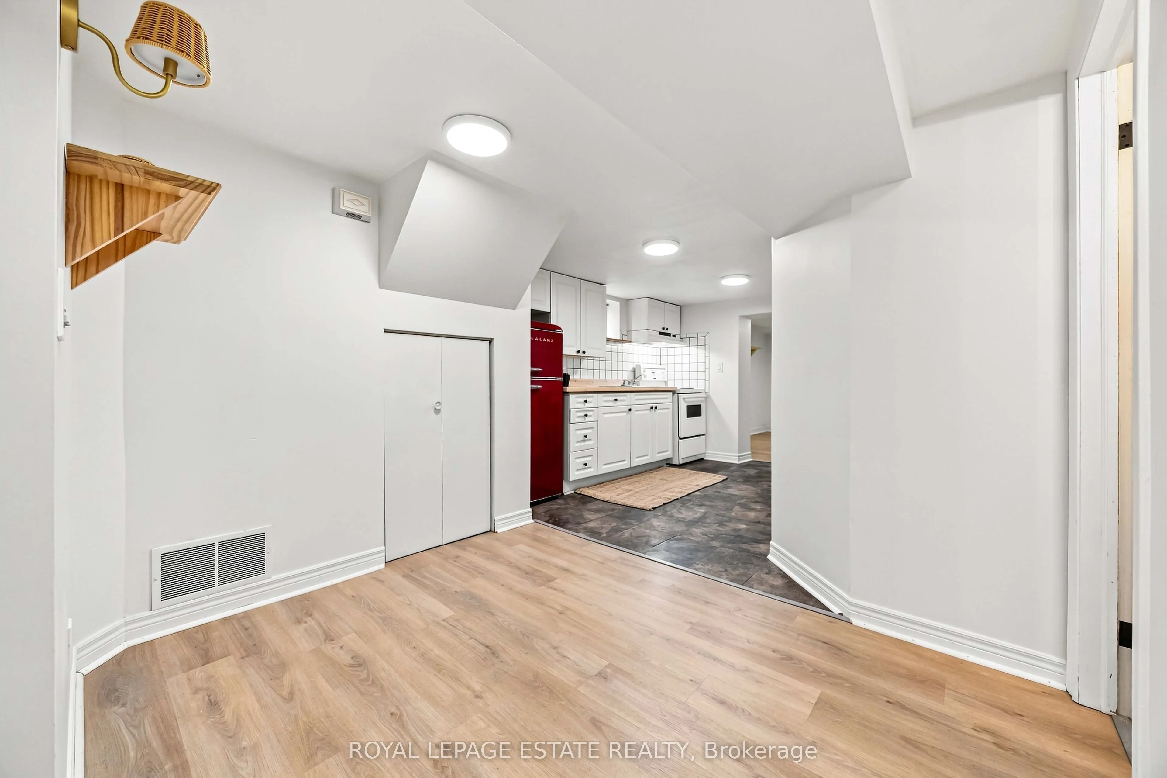 17 Arden Crescent #lower