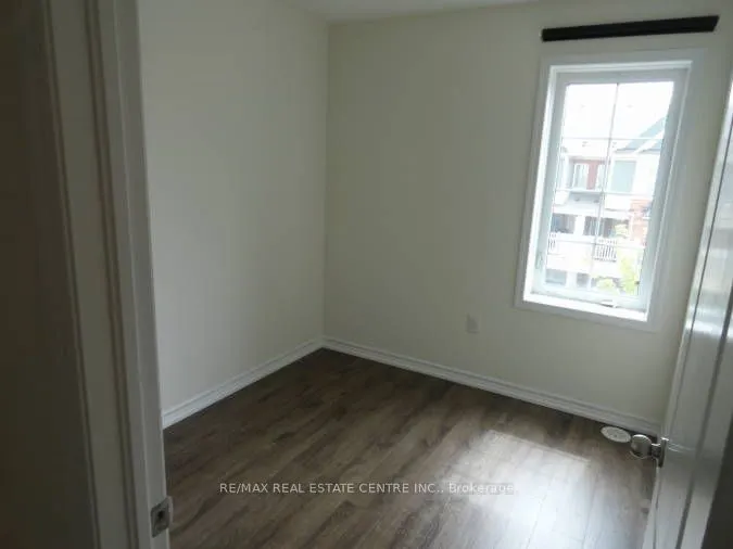 1084 Silk Street