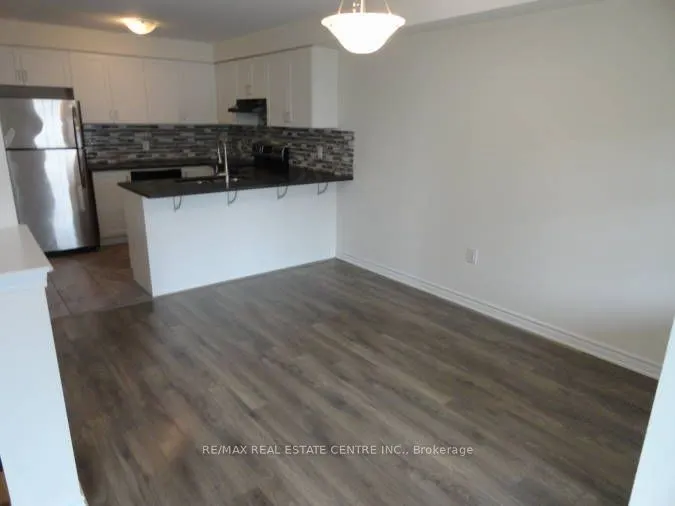 1084 Silk Street
