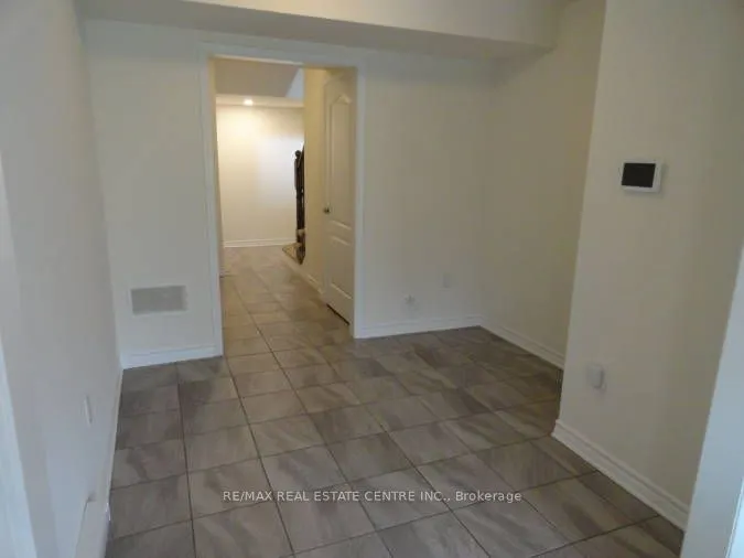 1084 Silk Street