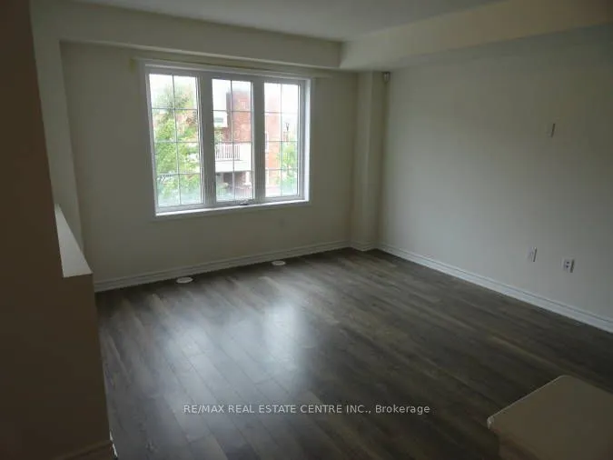 1084 Silk Street