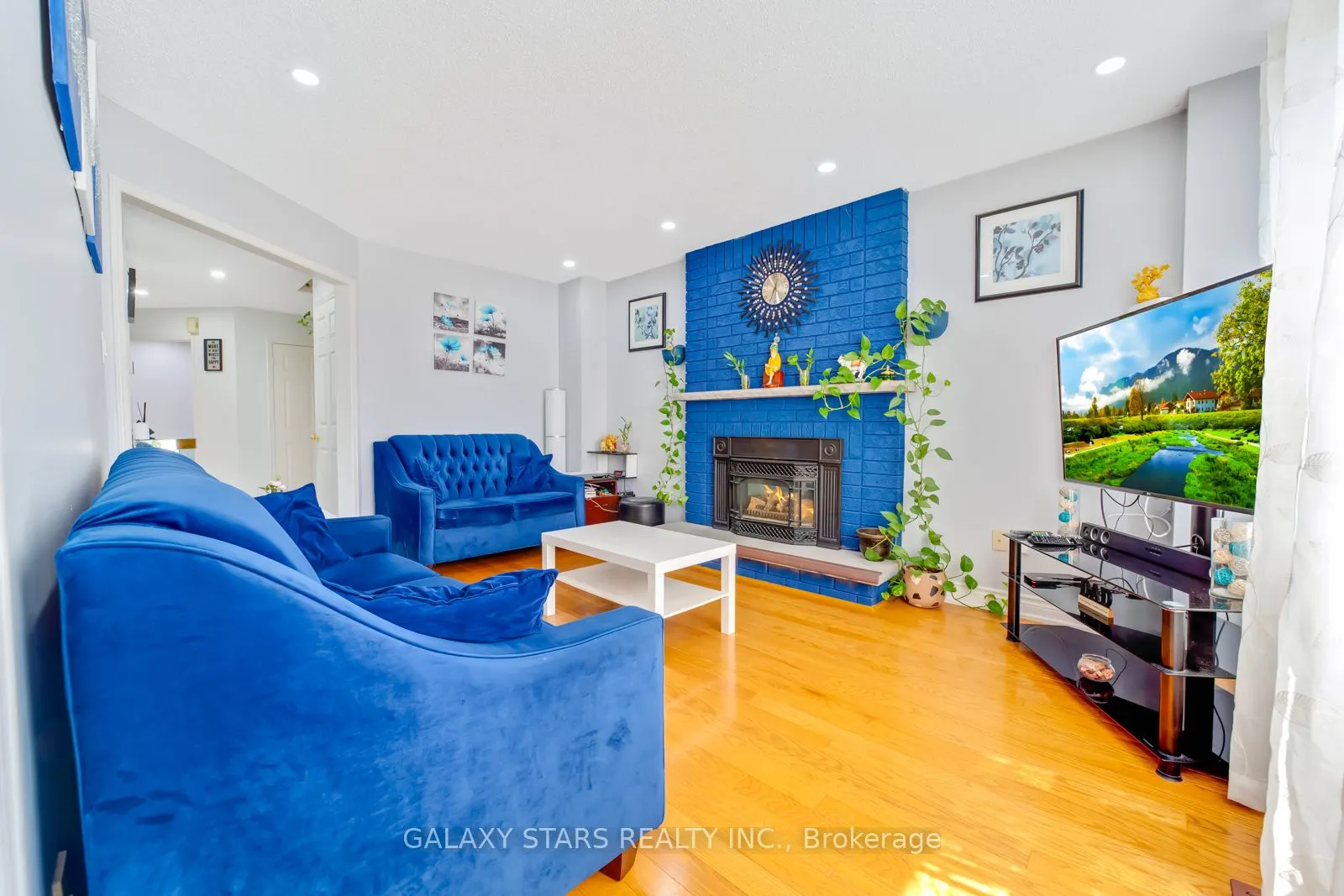 25 Fieldnest Crescent