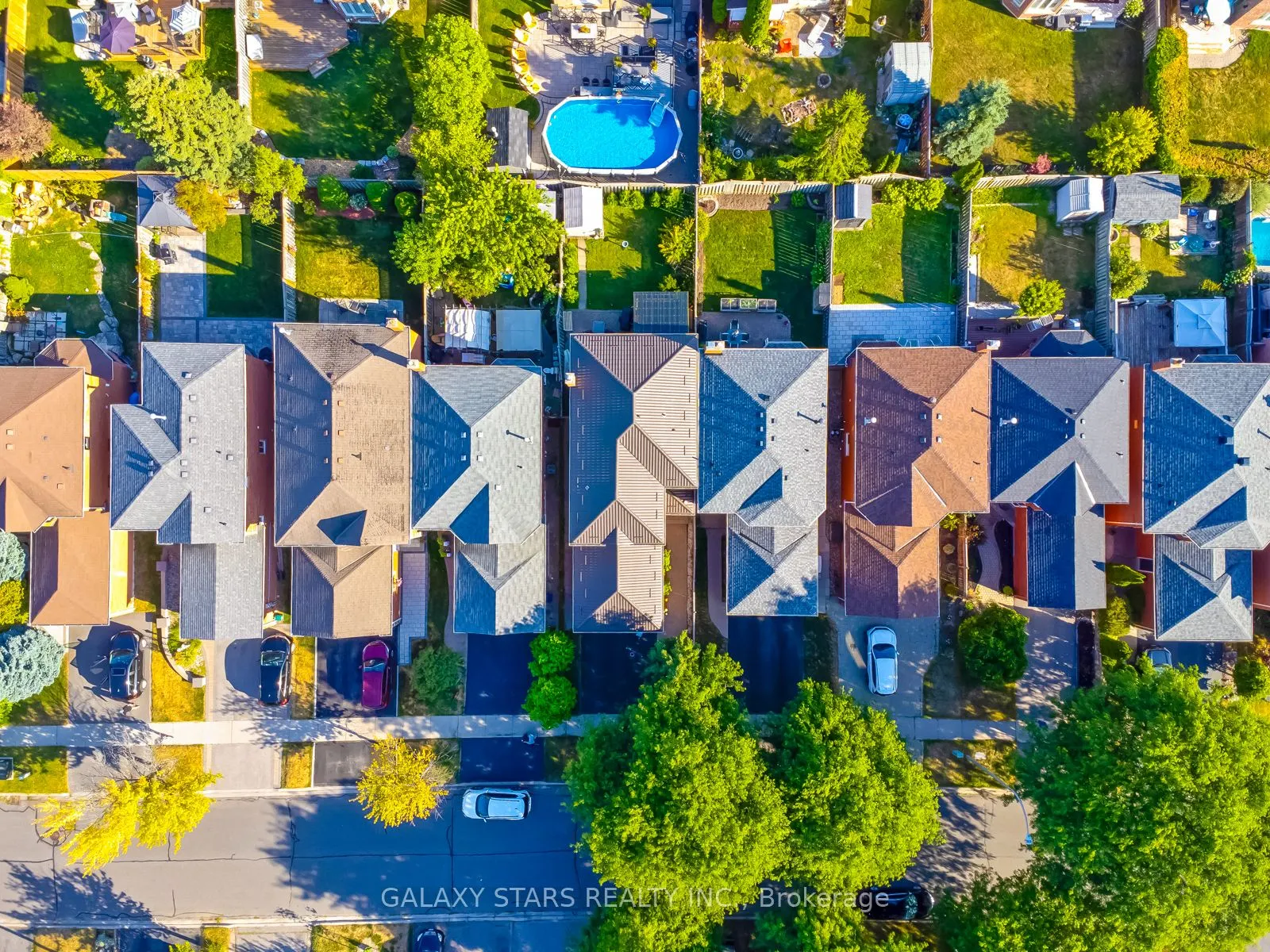 25 Fieldnest Crescent