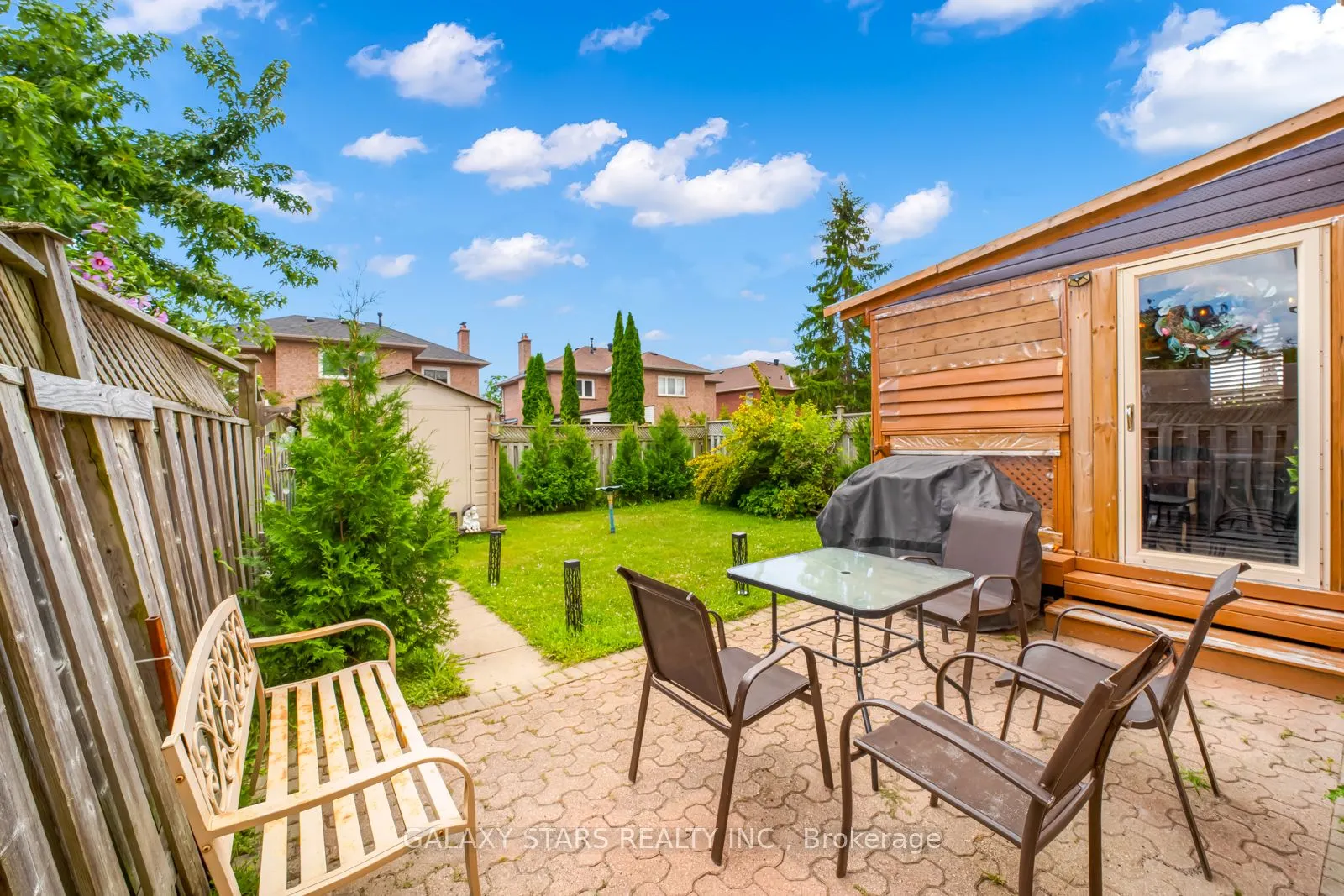 25 Fieldnest Crescent