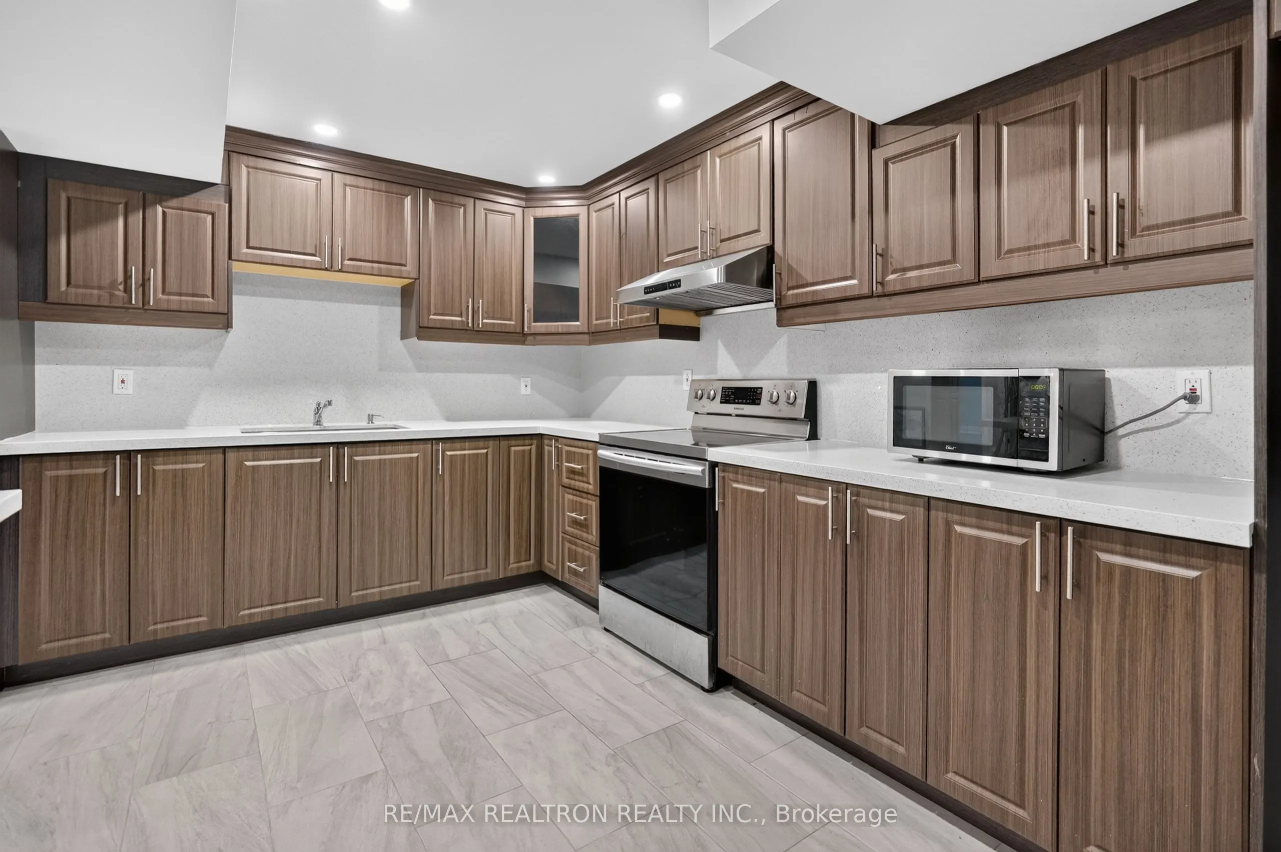 1428 Gord Vinson Avenue