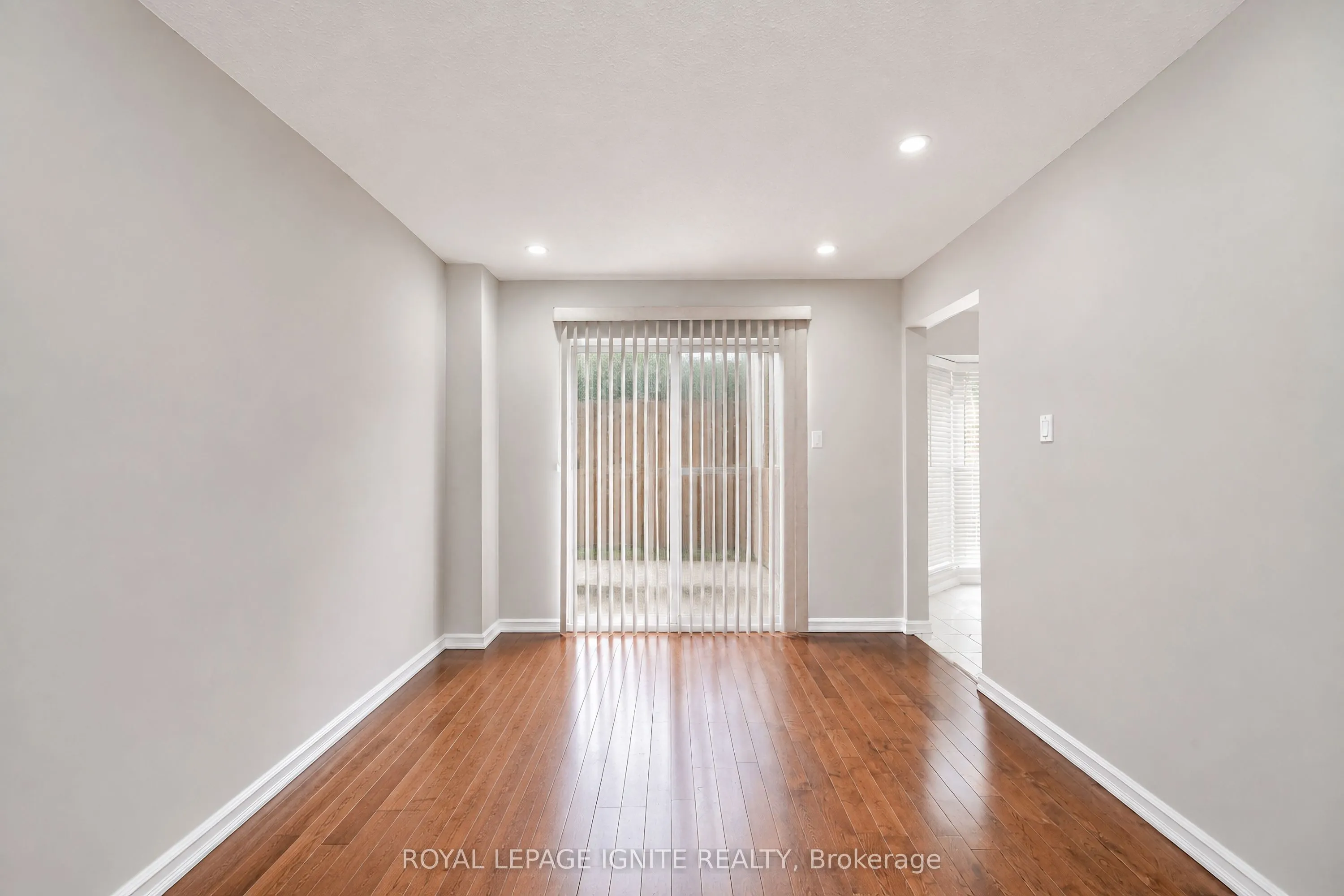 21 Halfmoon Square