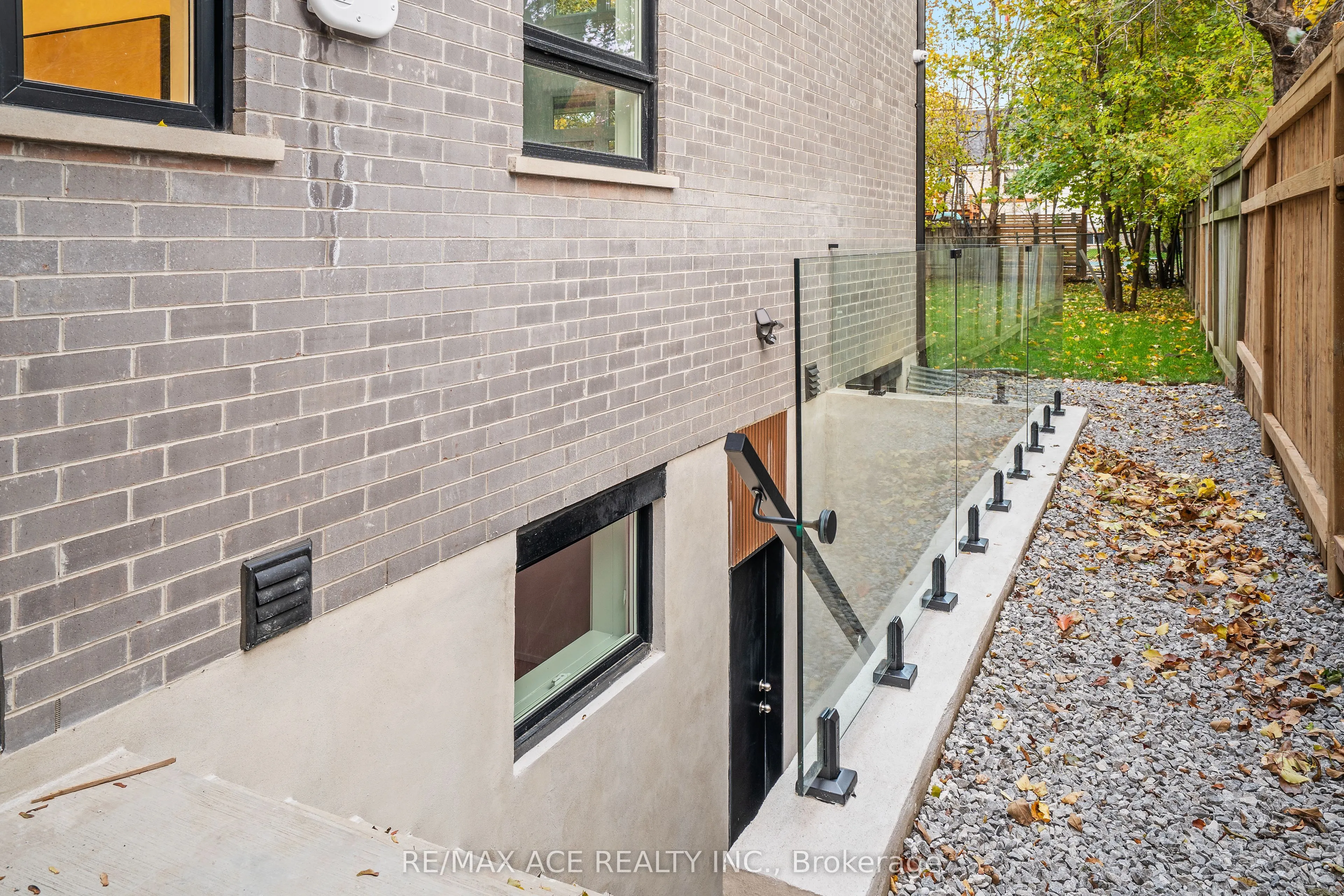 175 Harewood Avenue