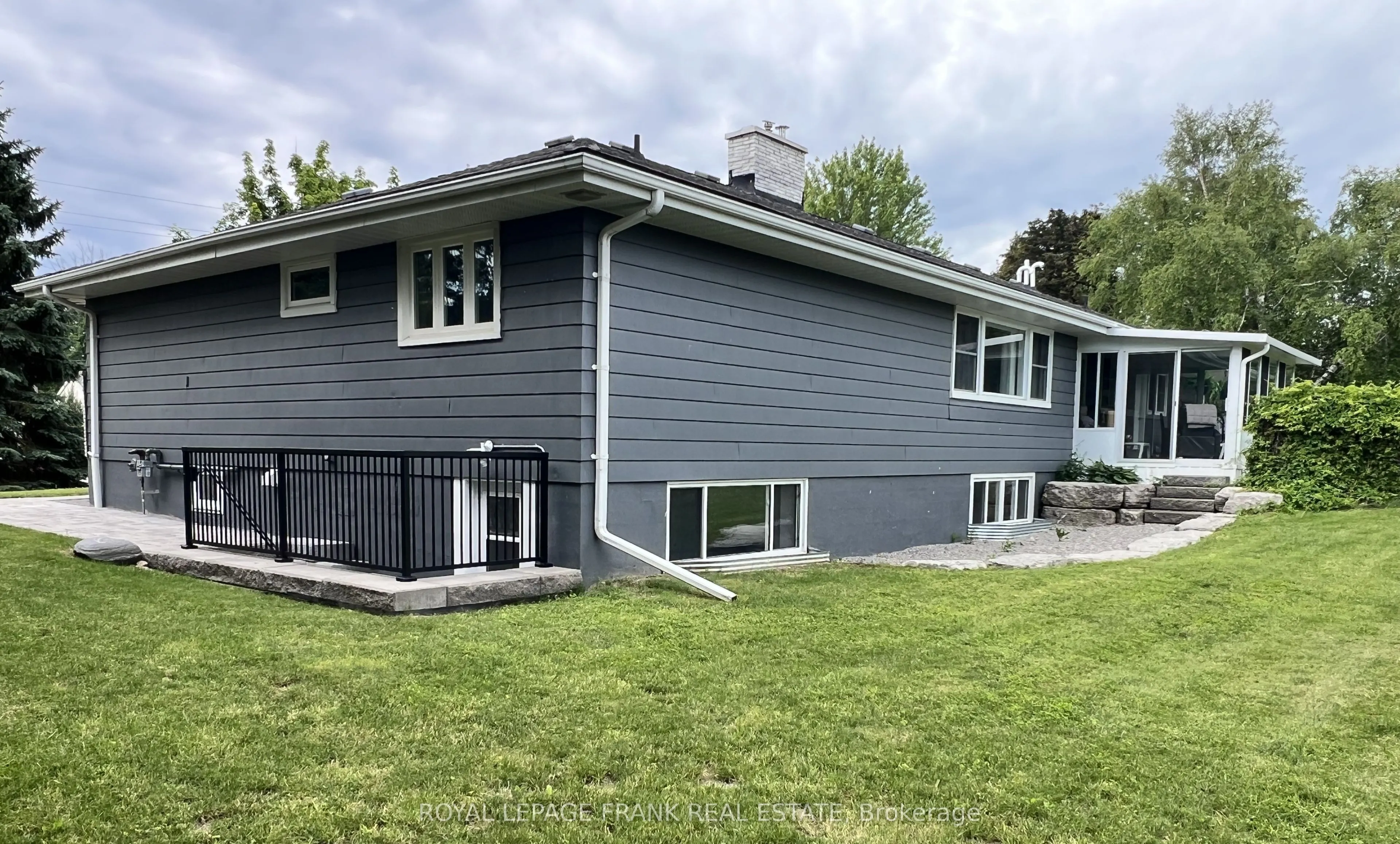 1695 Scugog Street