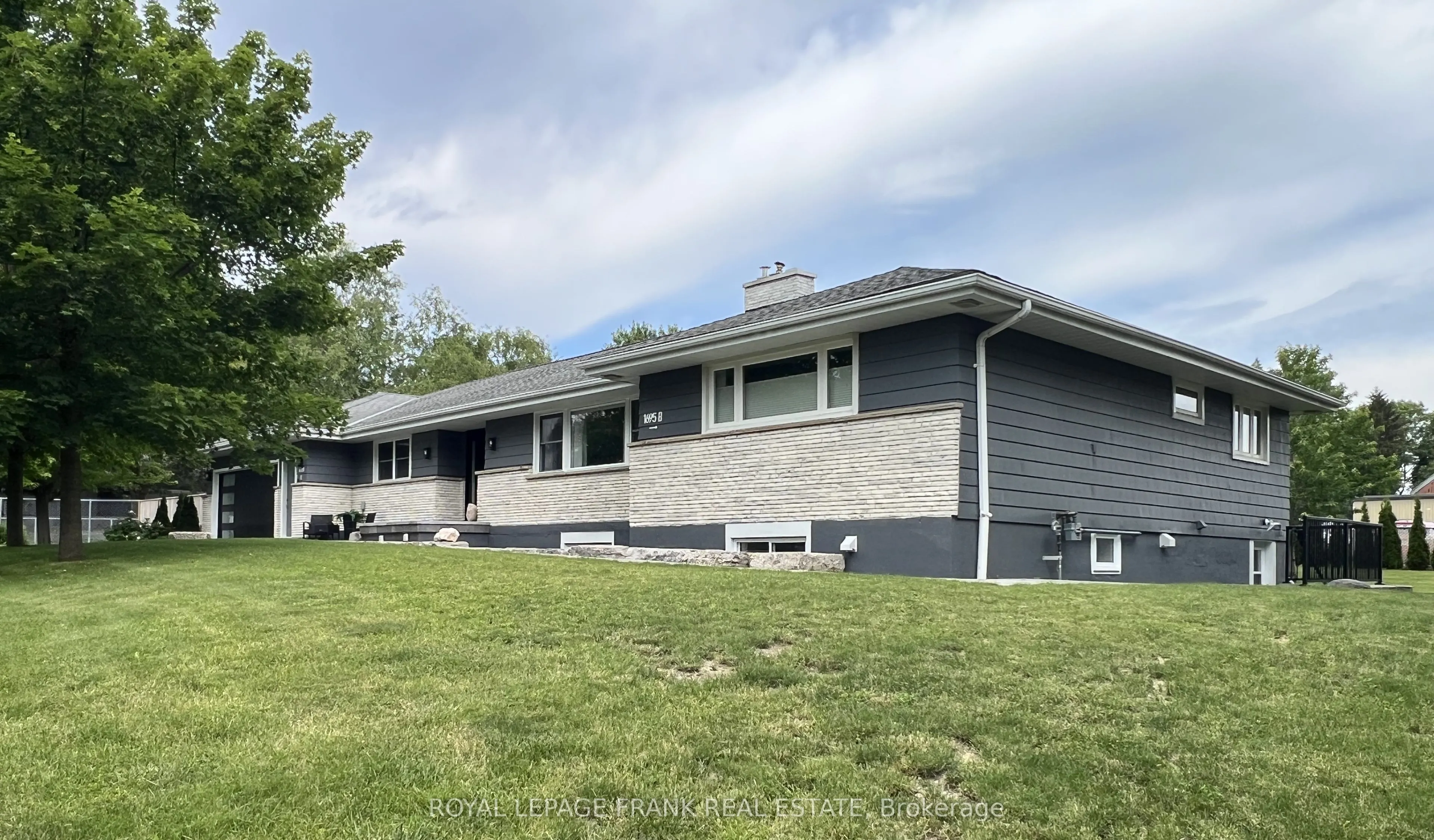 1695 Scugog Street