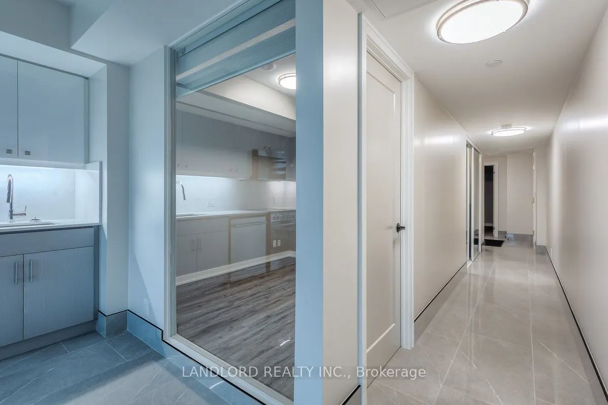 2 Manderley Drive #704