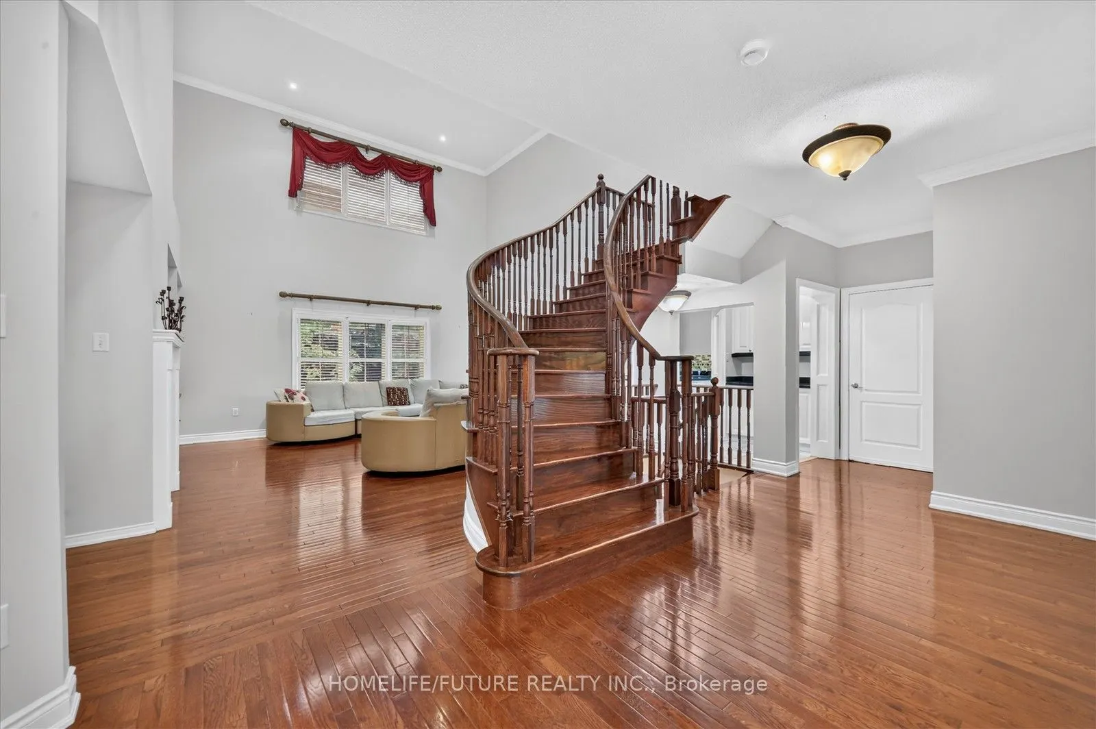6 Dolby Crescent