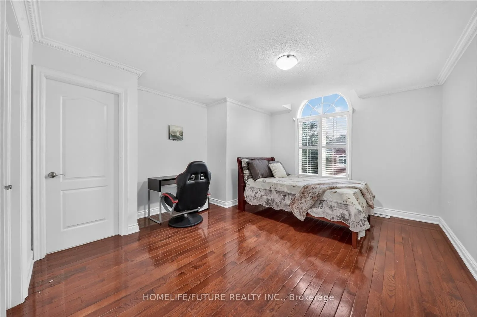 6 Dolby Crescent