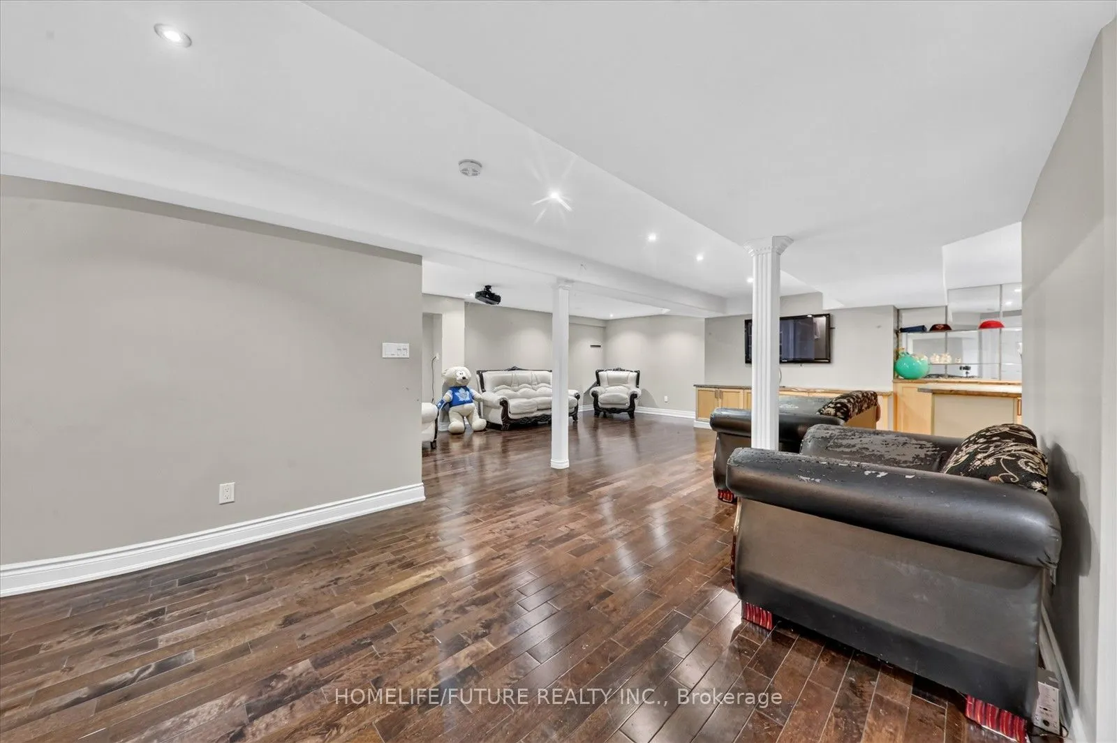 6 Dolby Crescent