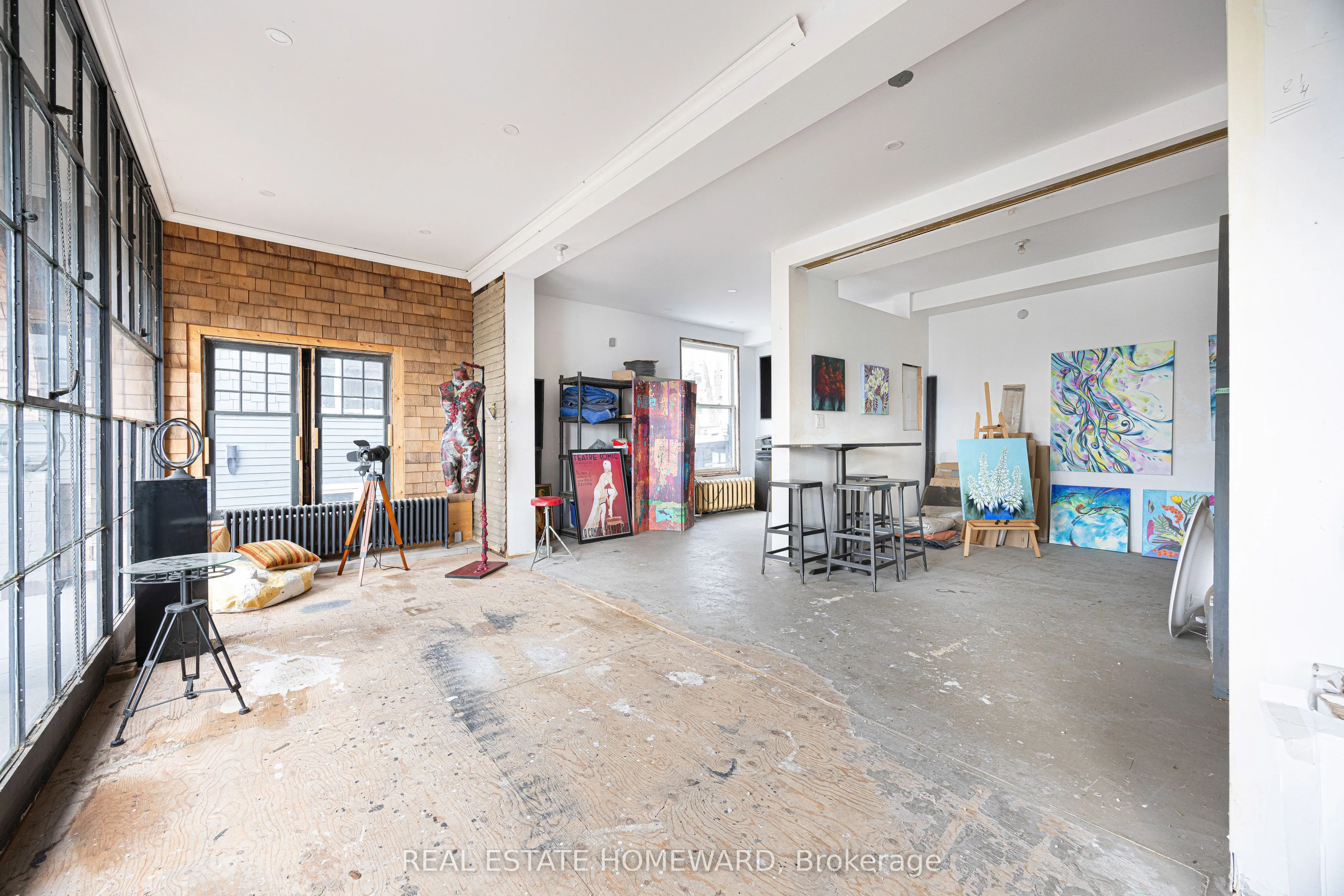 3025 Queen Street E
