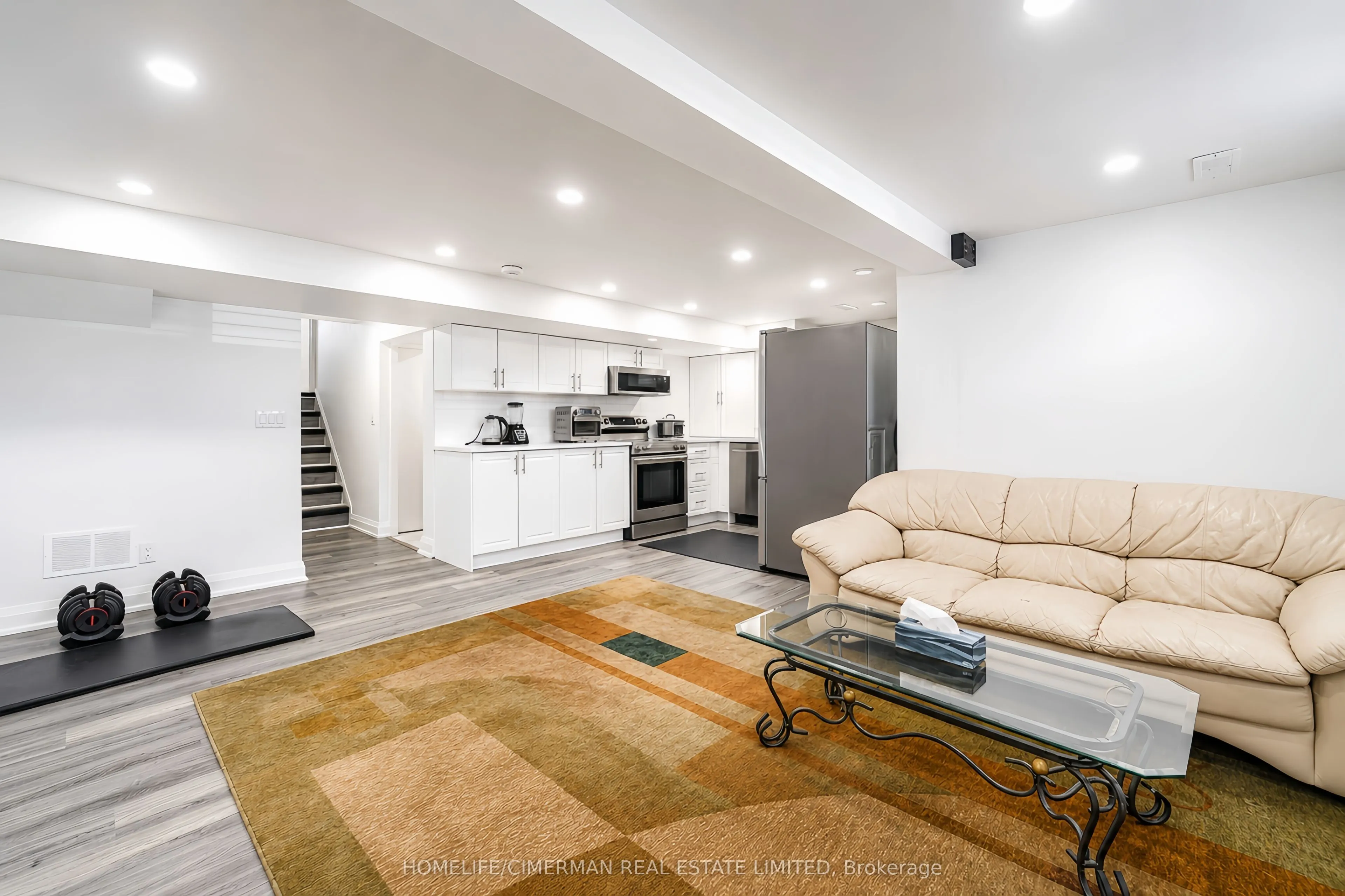 20 Lawrence Crescent