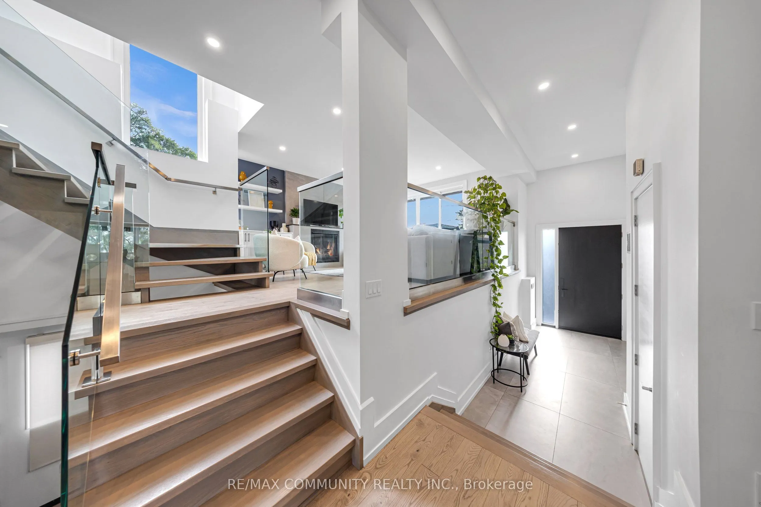 7 Derwyn Road