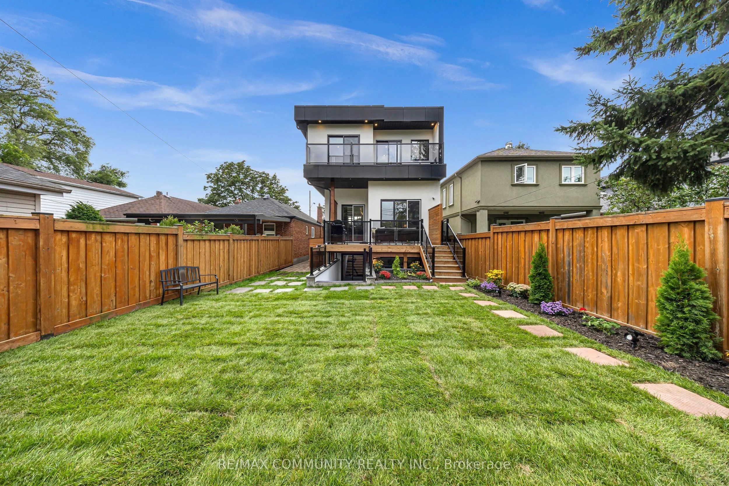7 Derwyn Road