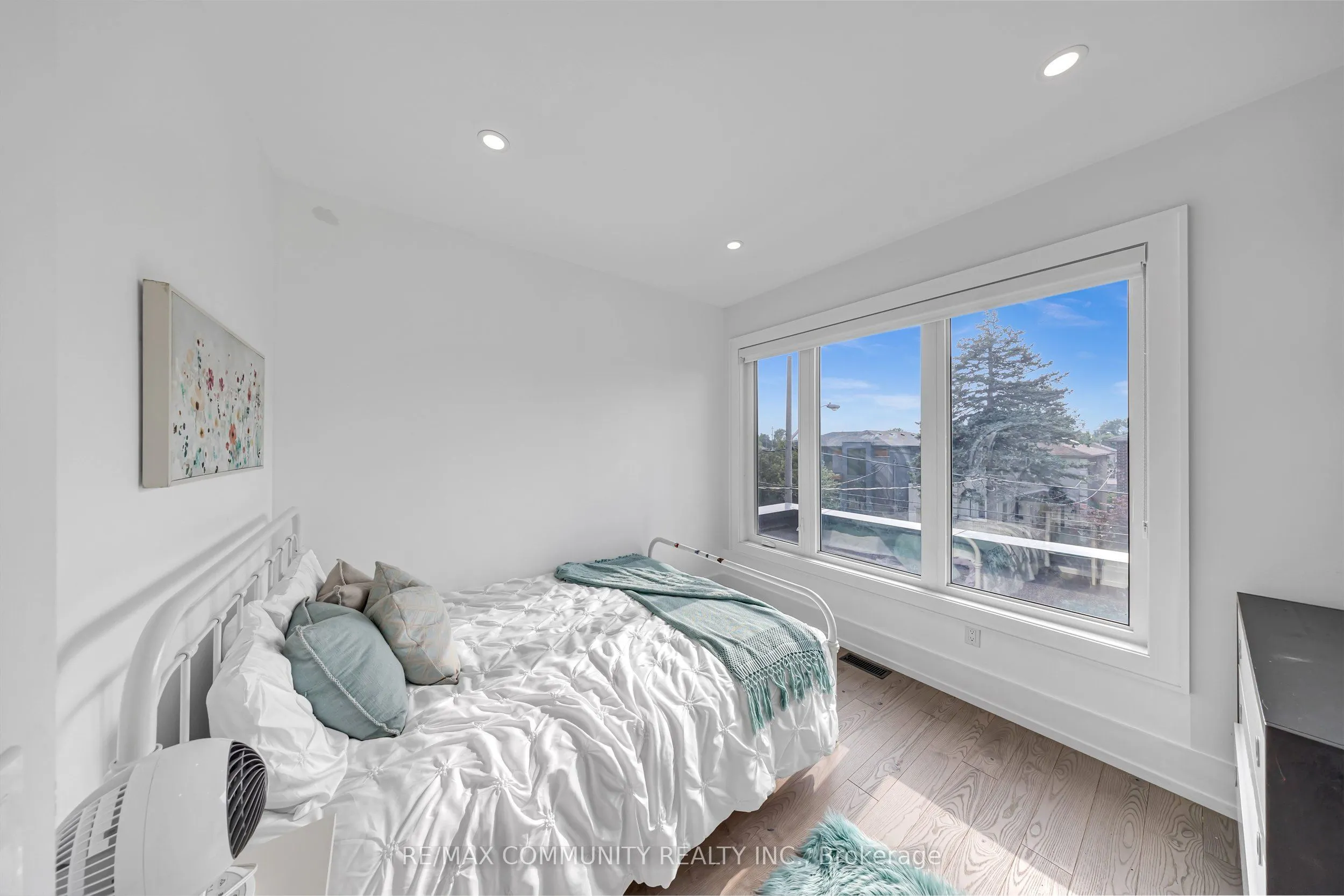 7 Derwyn Road