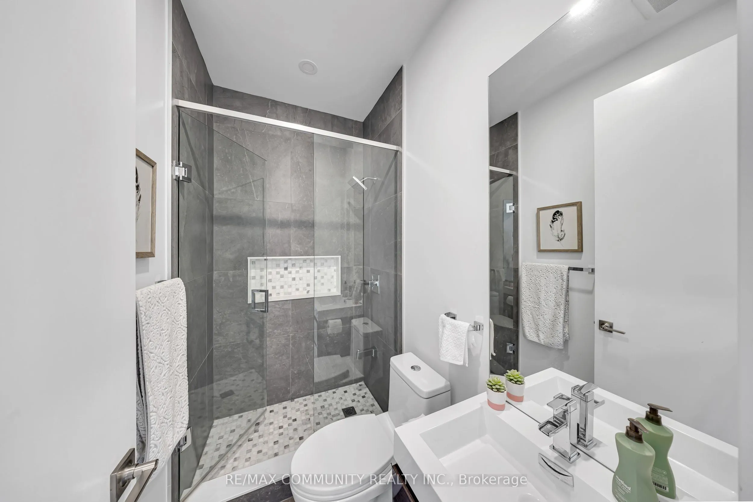 7 Derwyn Road