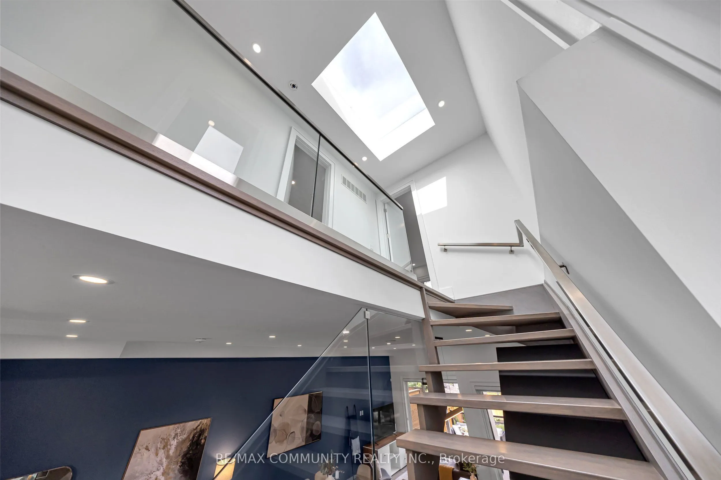 7 Derwyn Road