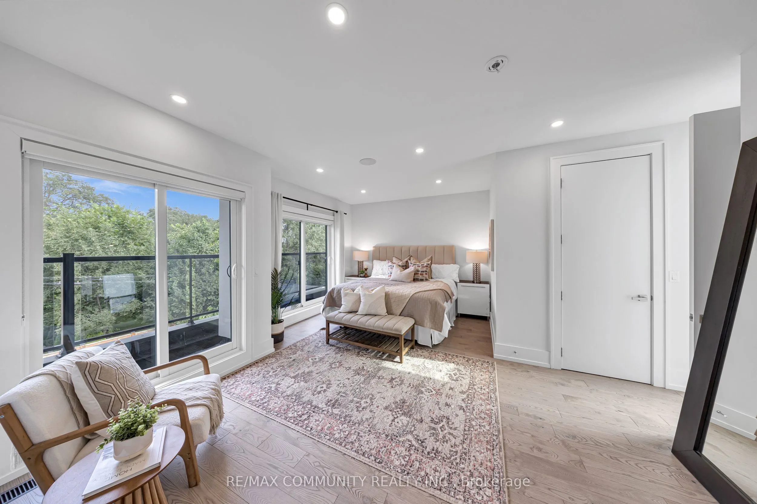 7 Derwyn Road