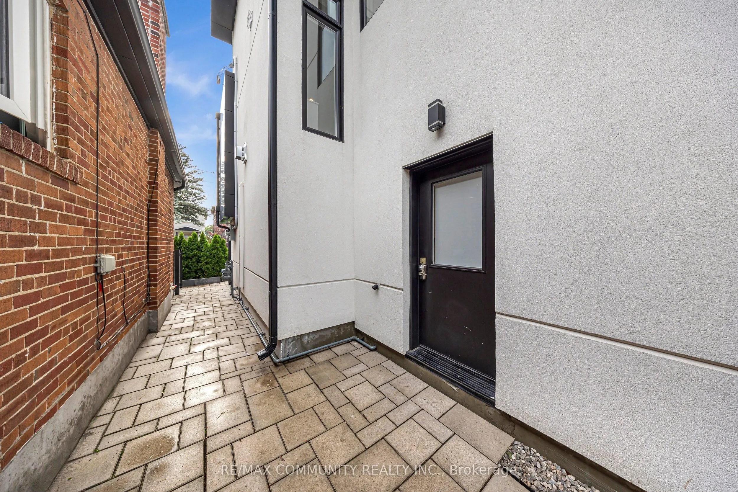 7 Derwyn Road