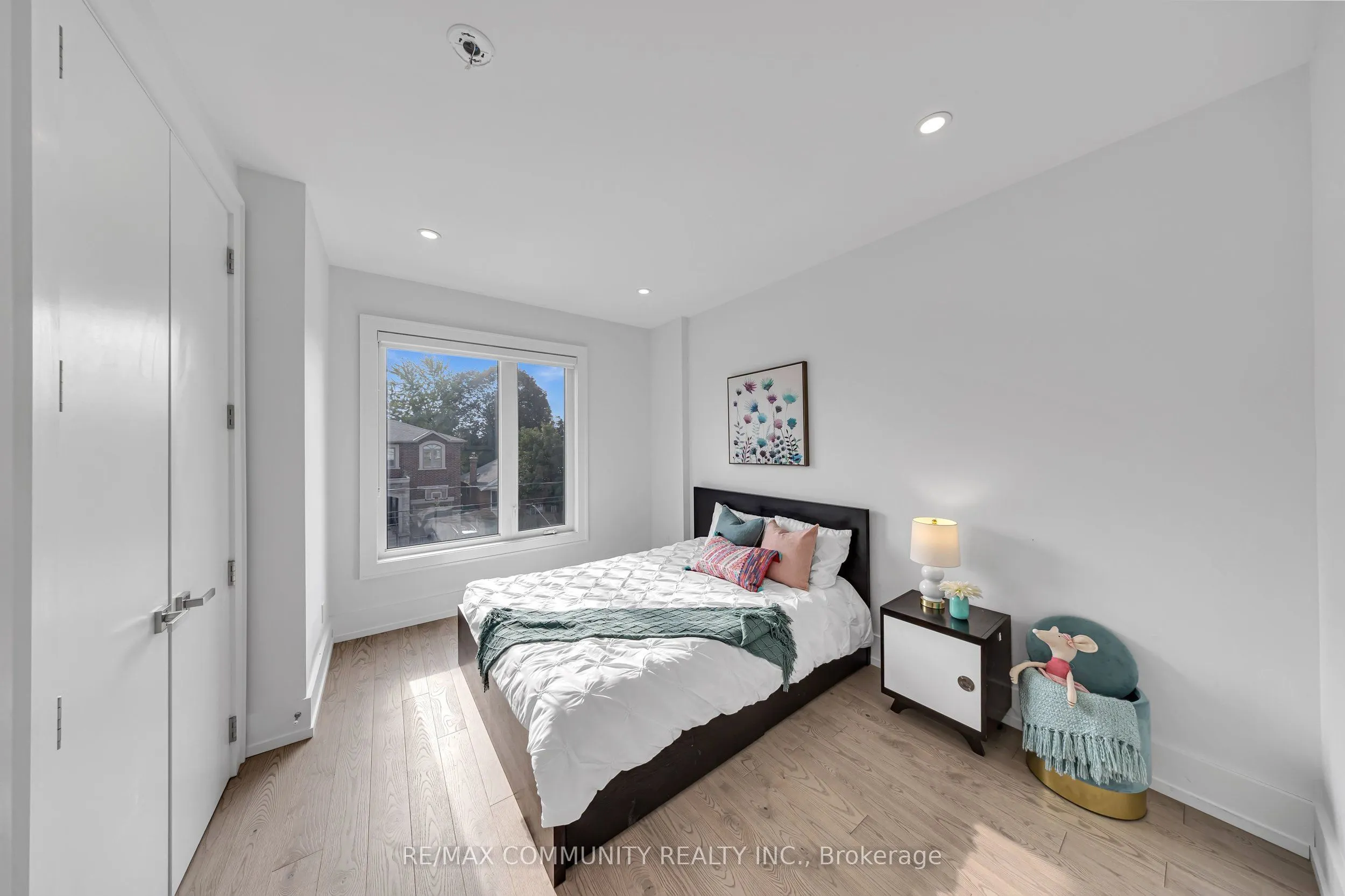 7 Derwyn Road