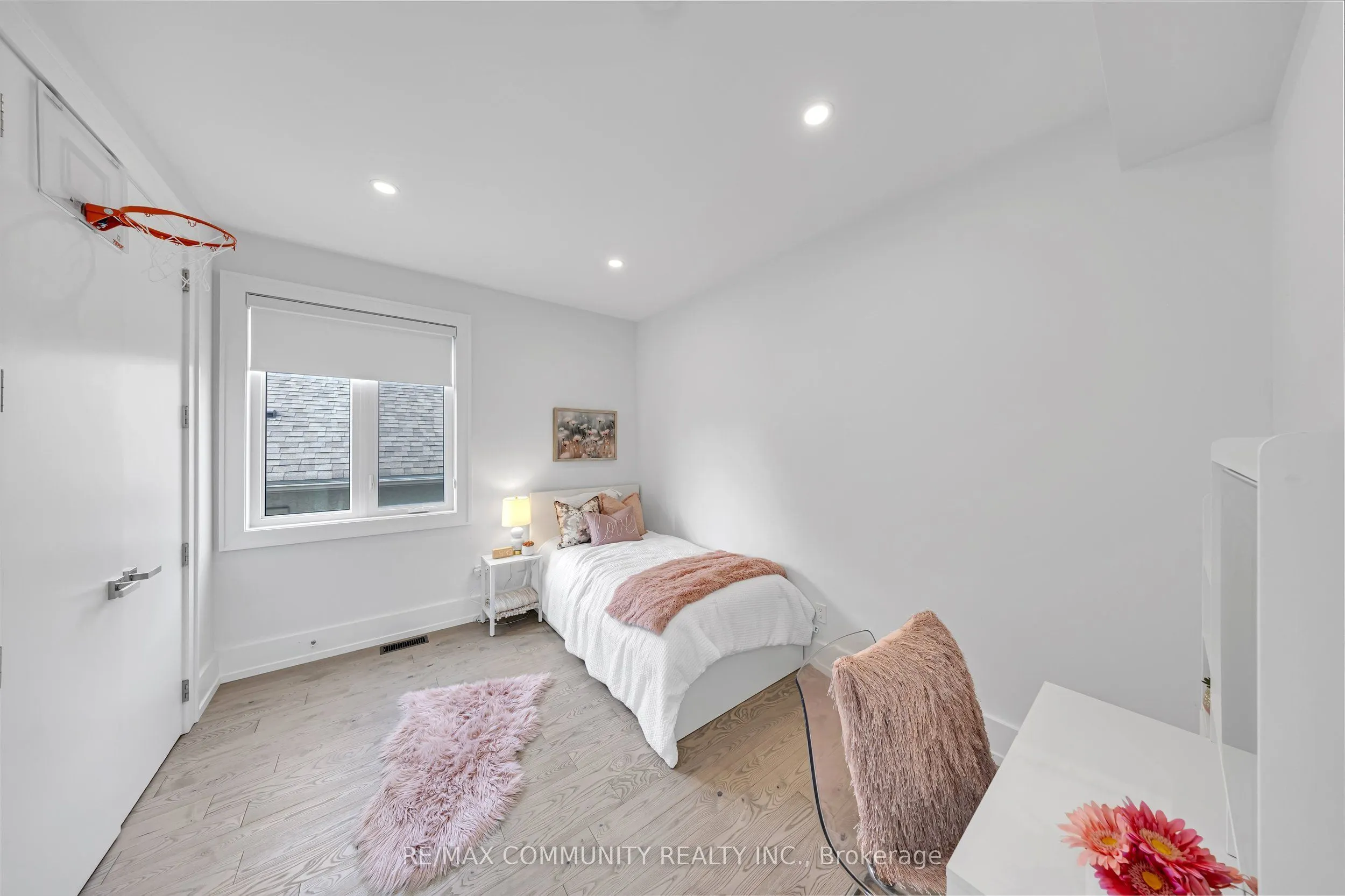 7 Derwyn Road