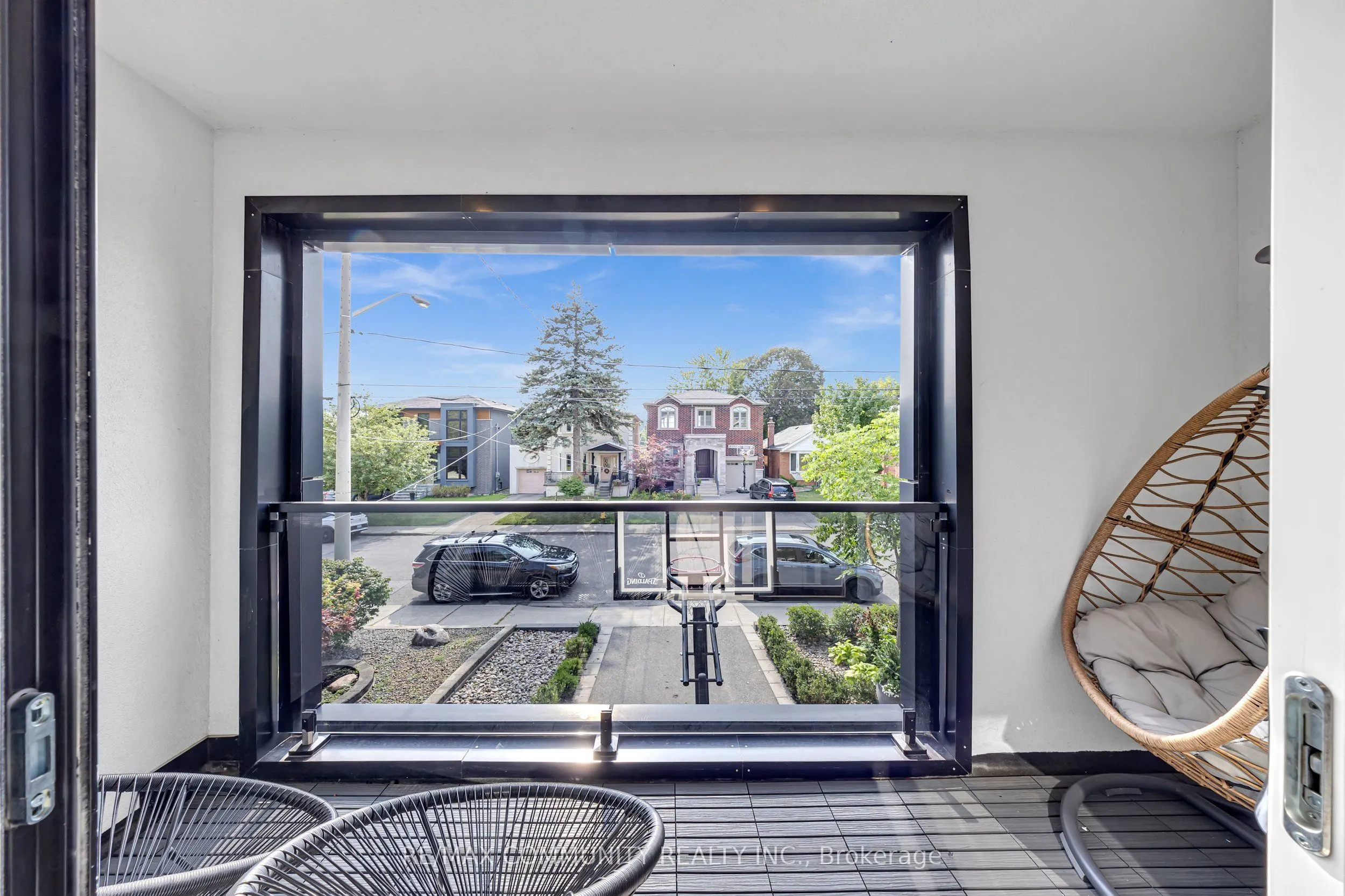 7 Derwyn Road