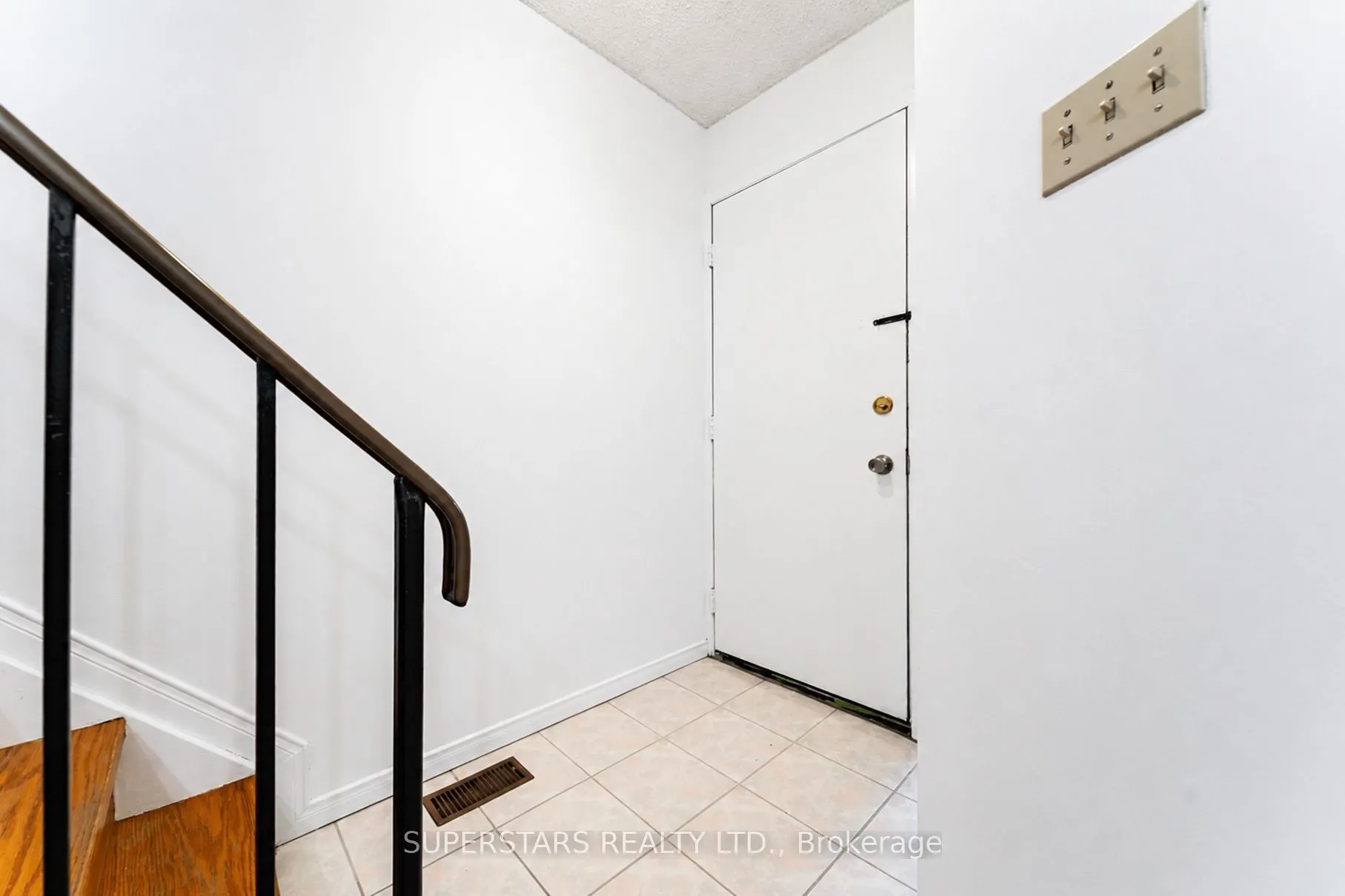 275 Broadview Avenue #10
