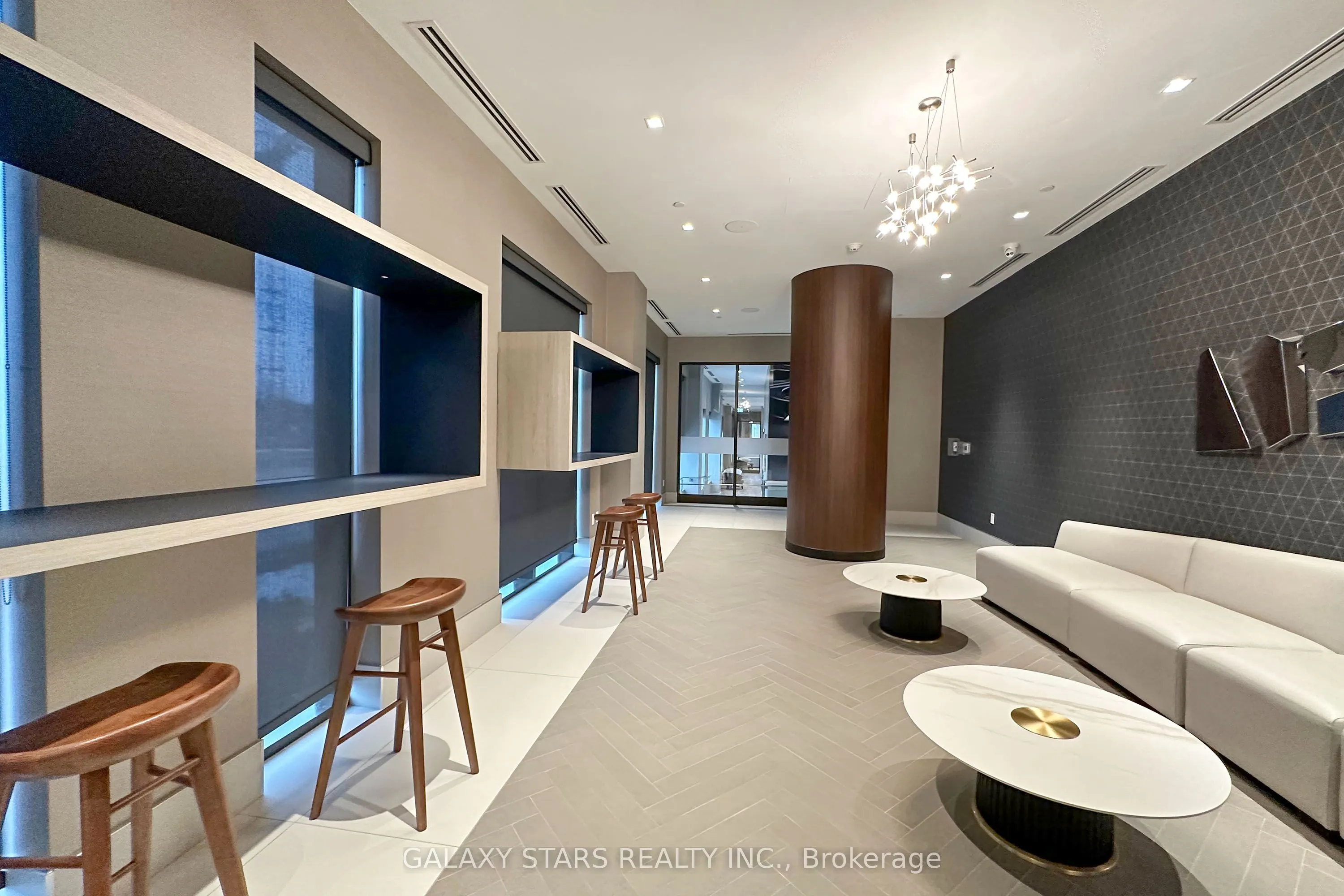 2550 Simcoe Street N #318