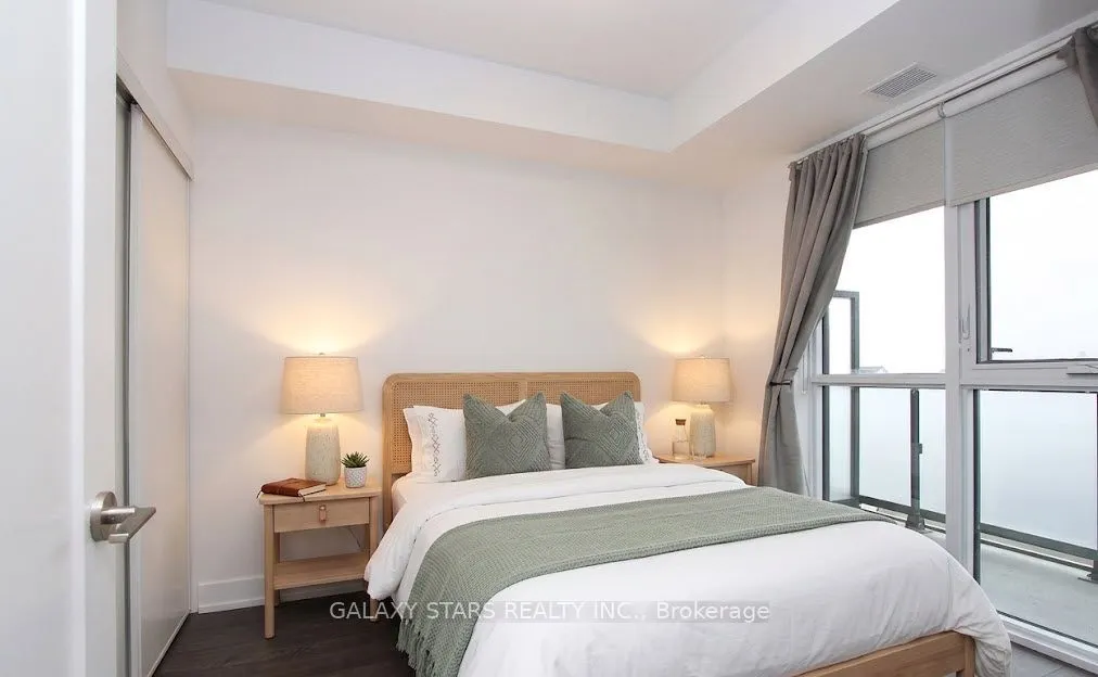 2550 Simcoe Street N #318