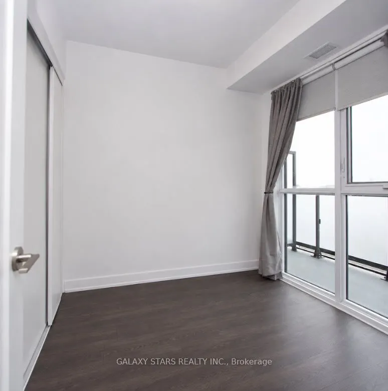 2550 Simcoe Street N #318