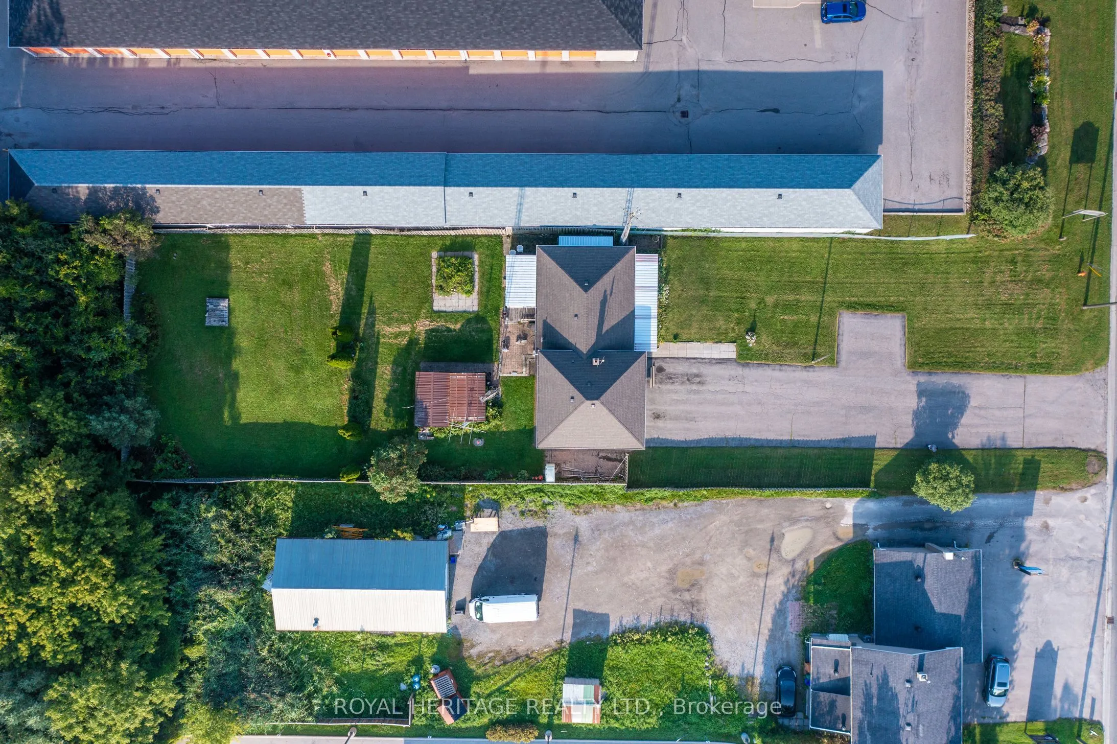 1000 Taunton Road E