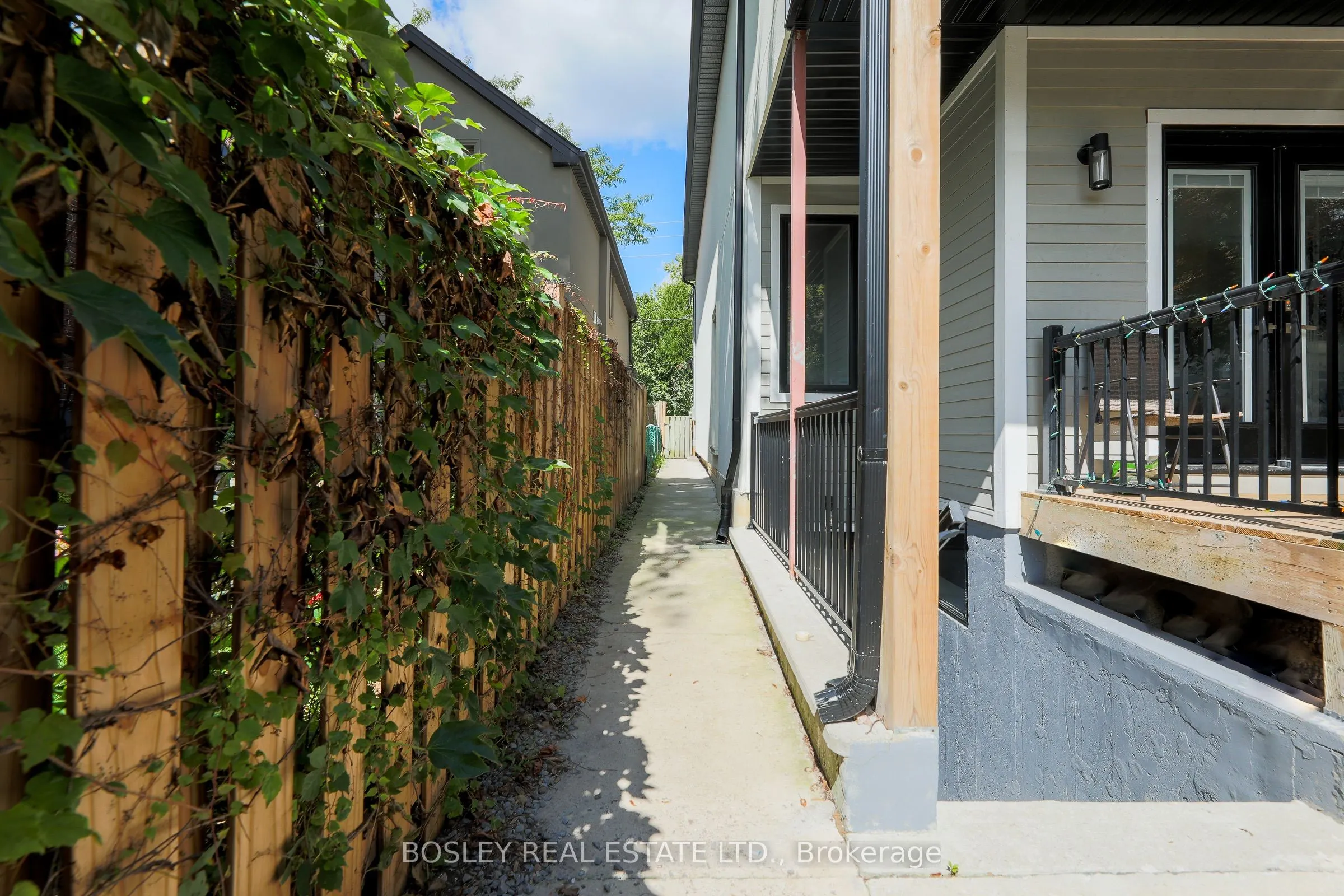 9 Queen Victoria Street #Lower