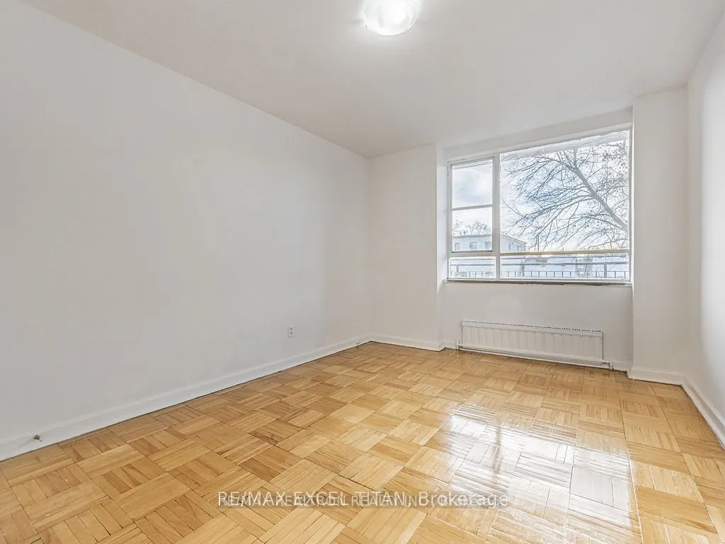 165 Cosburn Avenue #211
