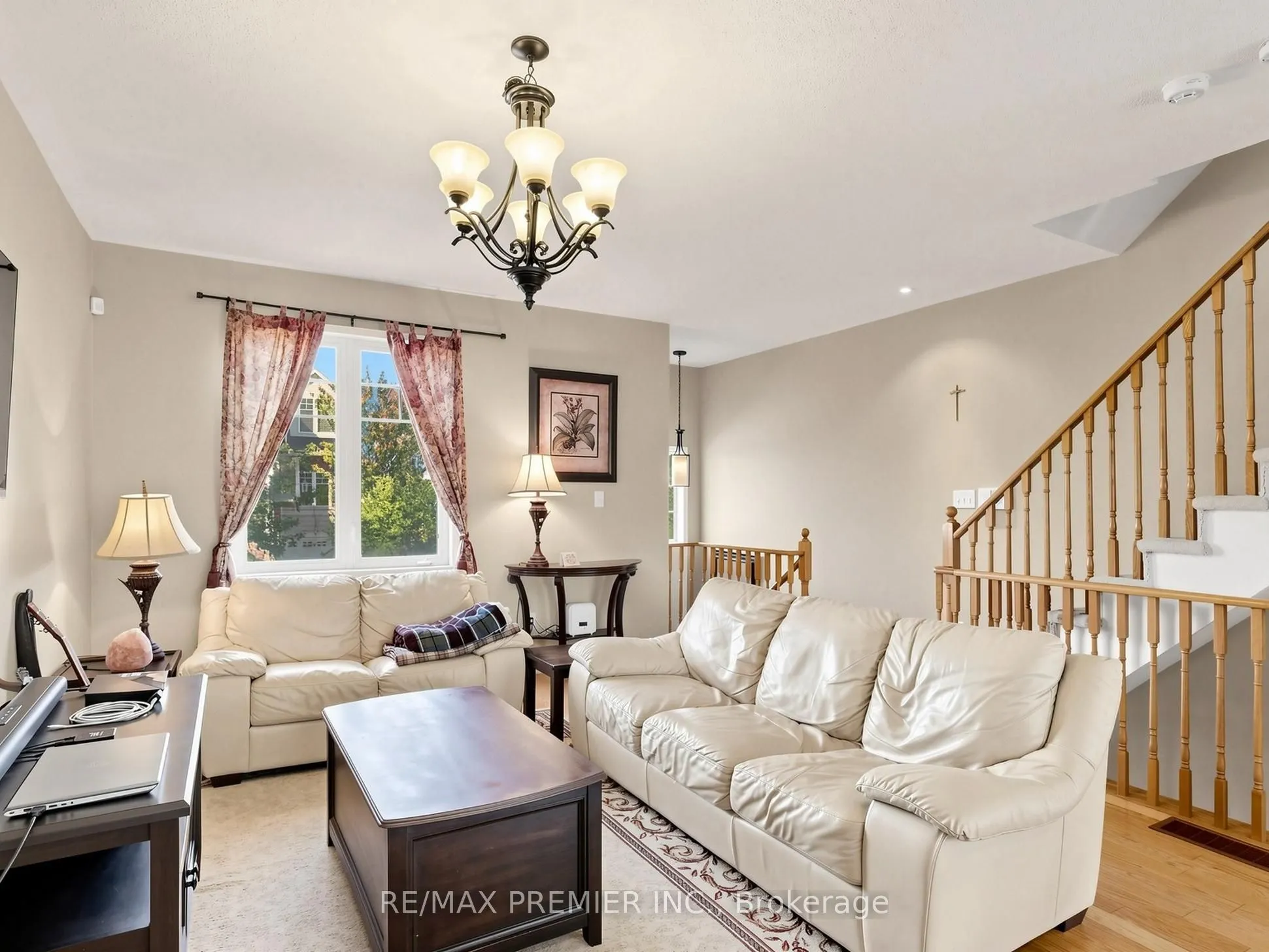 95 John Bell Crescent