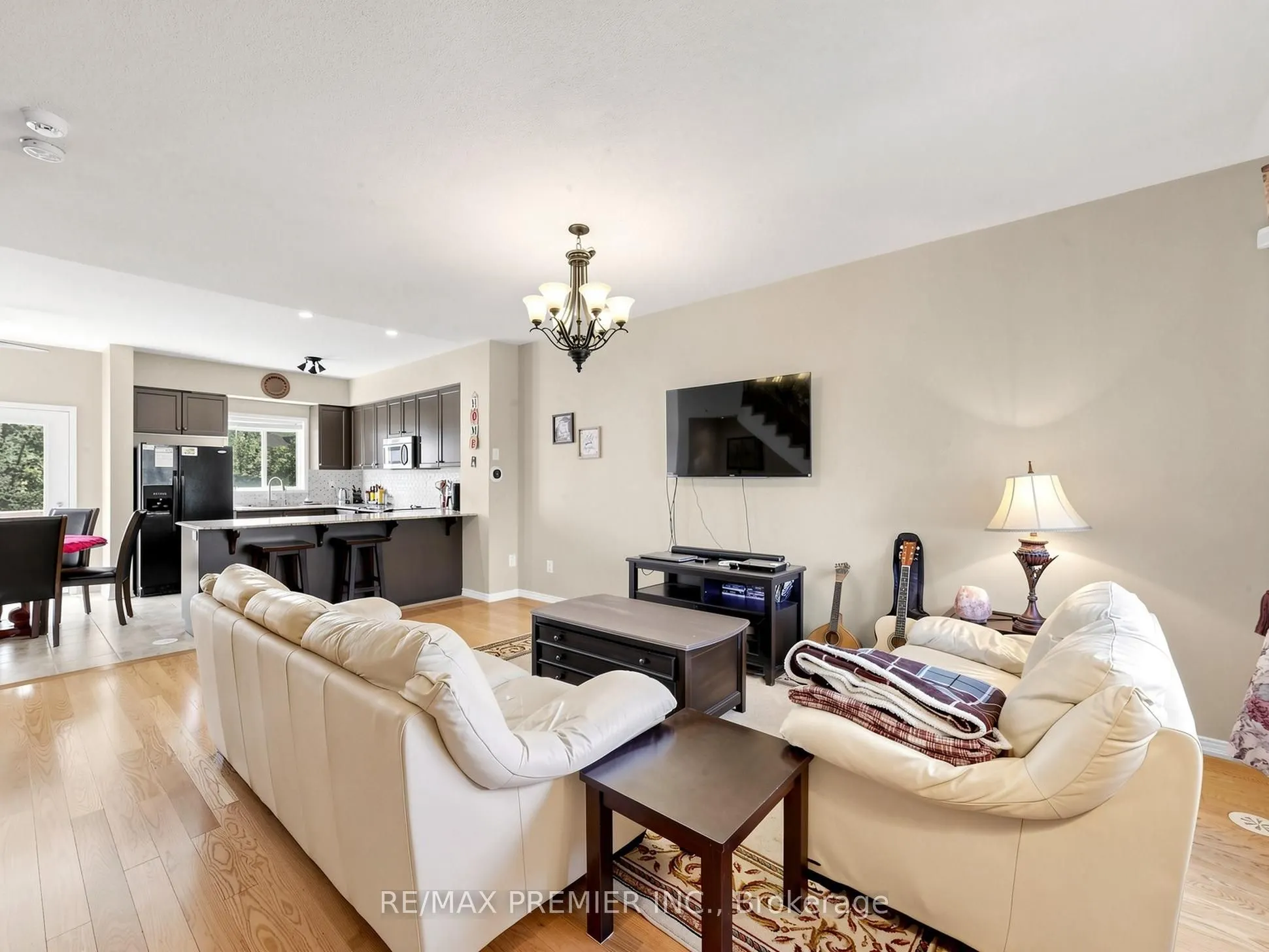 95 John Bell Crescent