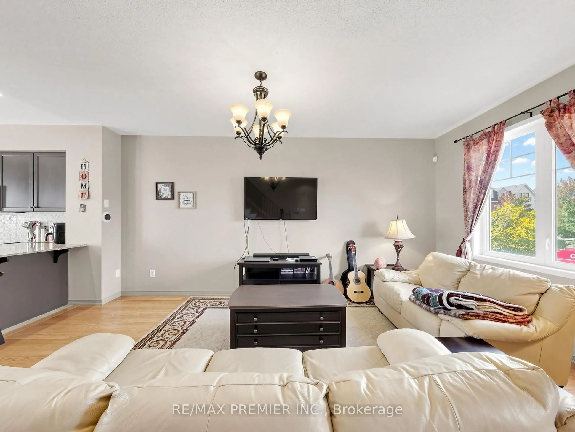 95 John Bell Crescent