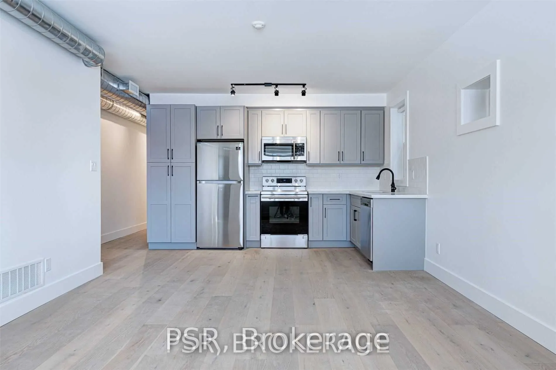 87 Hammersmith Avenue #Main