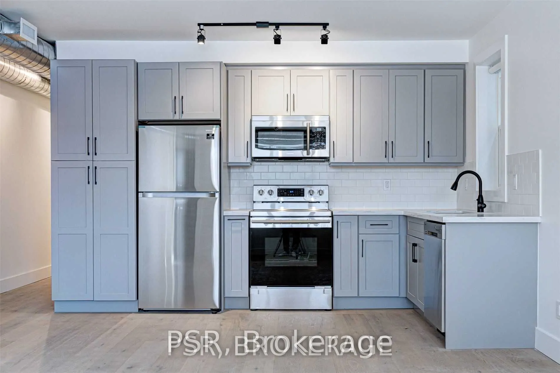 87 Hammersmith Avenue #Main