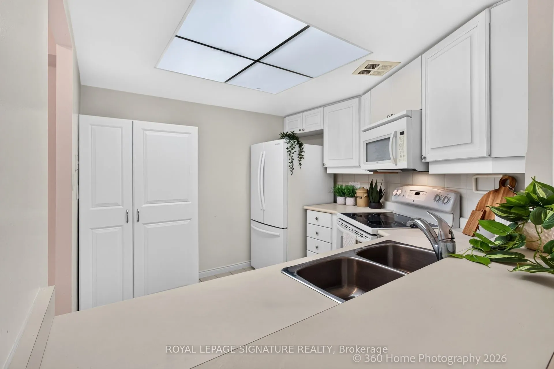 20 Guildwood Parkway #801