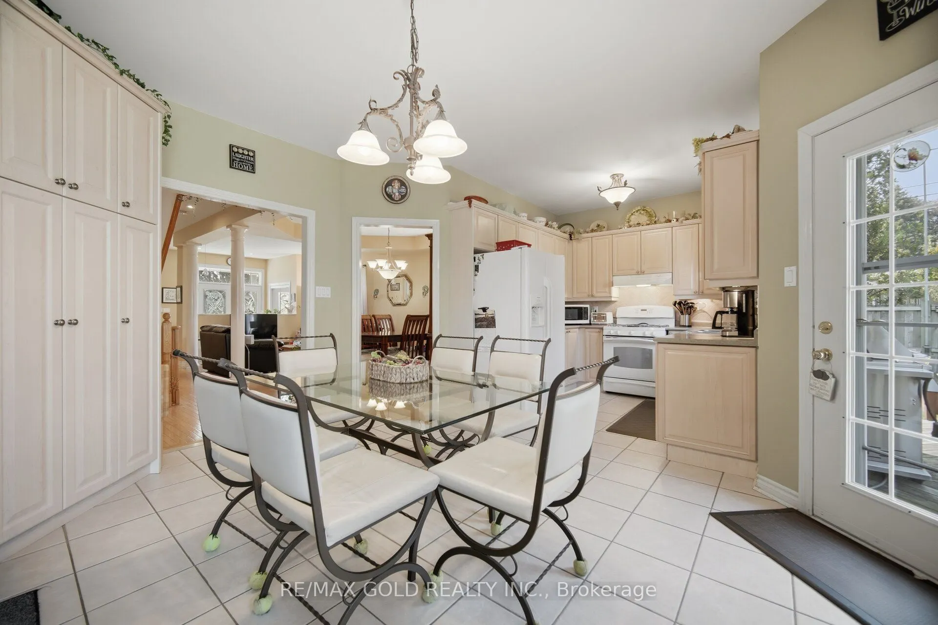 2 Sprucewood Crescent