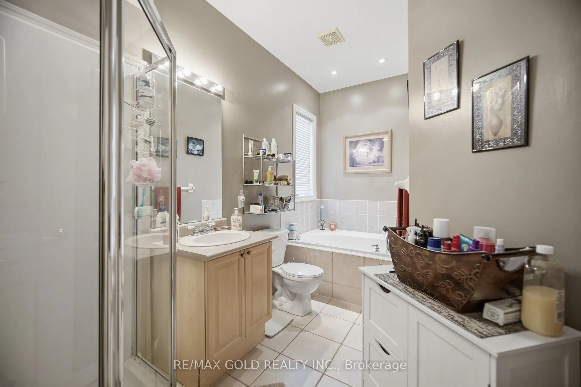 2 Sprucewood Crescent
