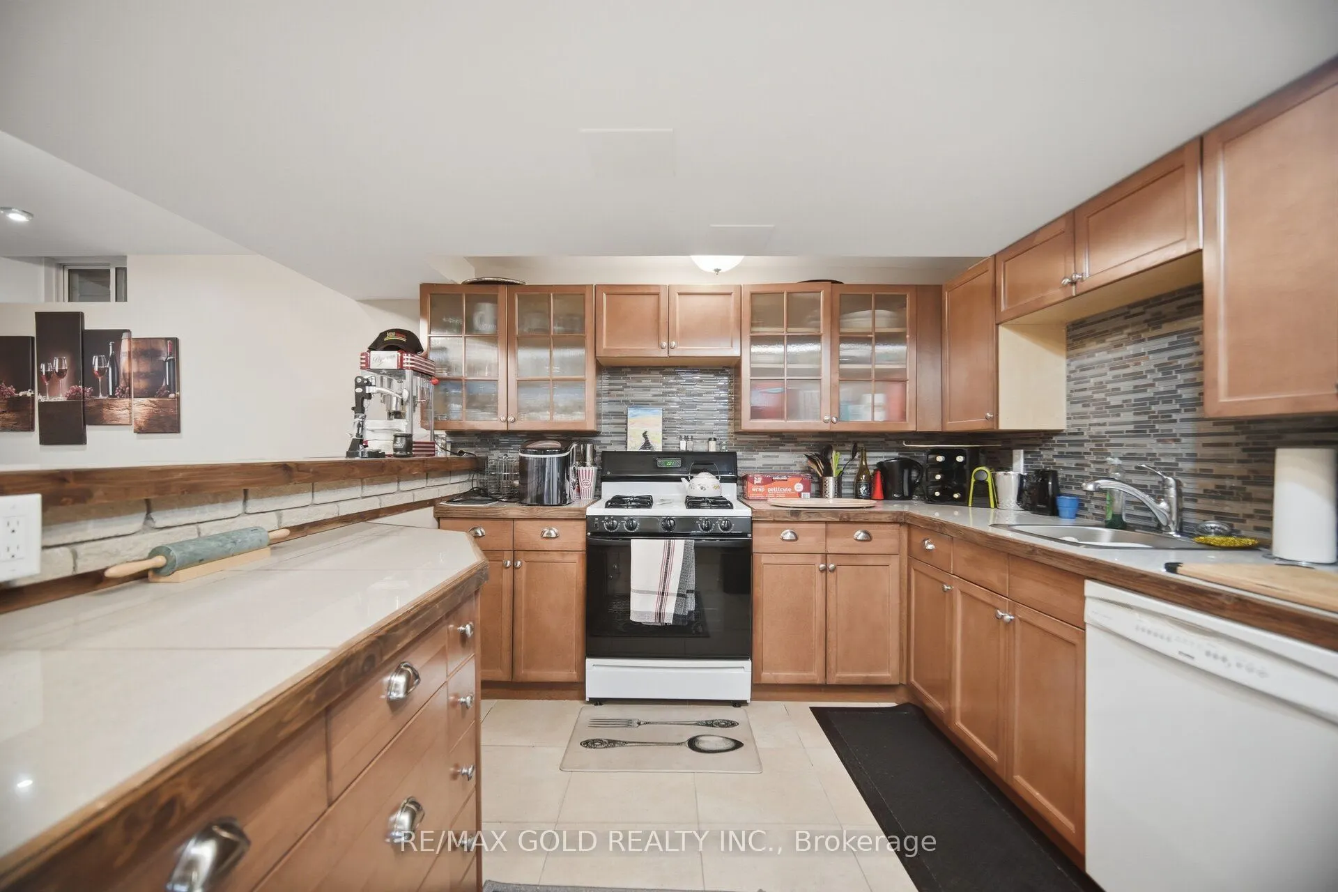 2 Sprucewood Crescent